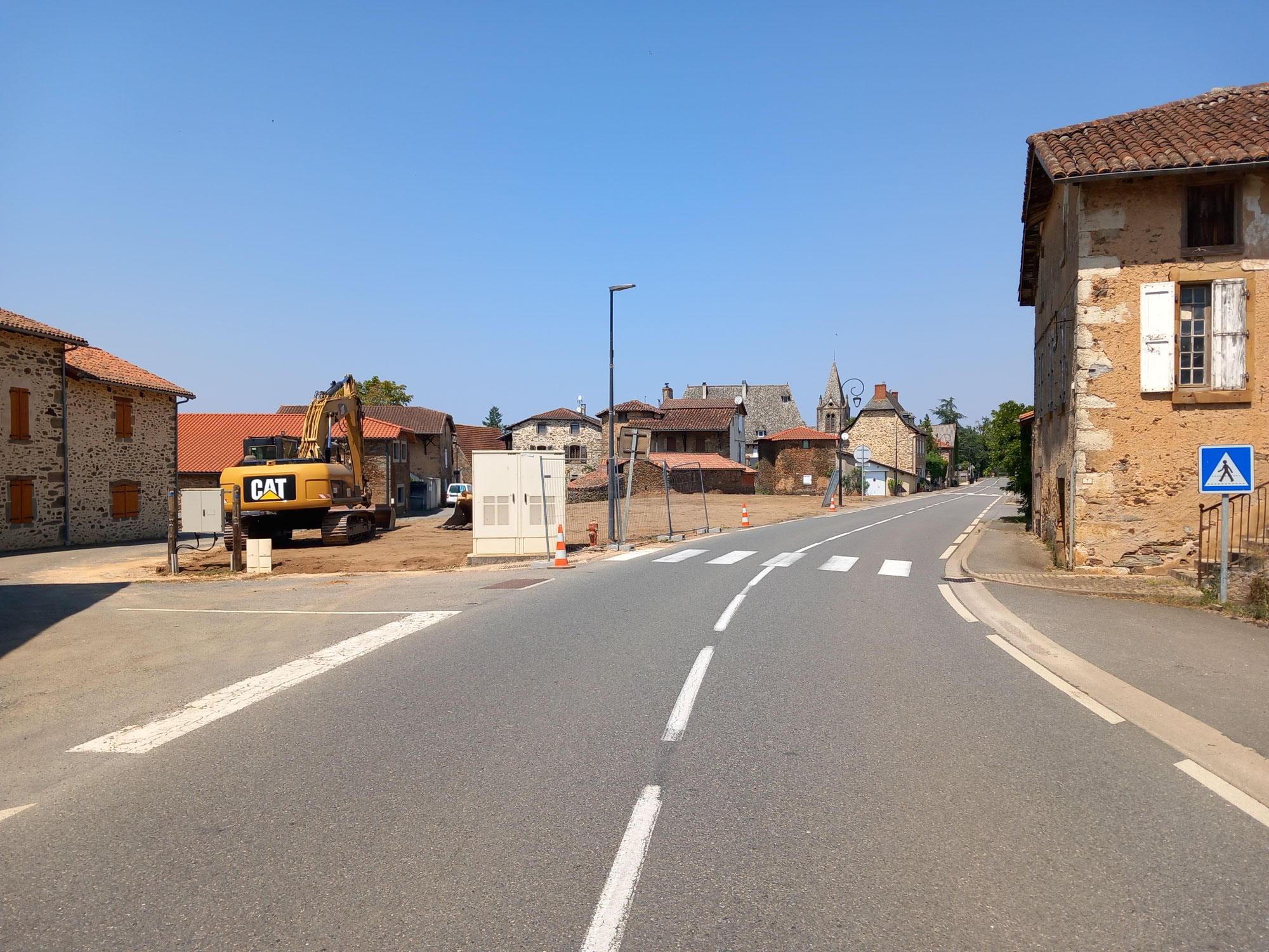 Démolition à Saint Julien de Piganiol