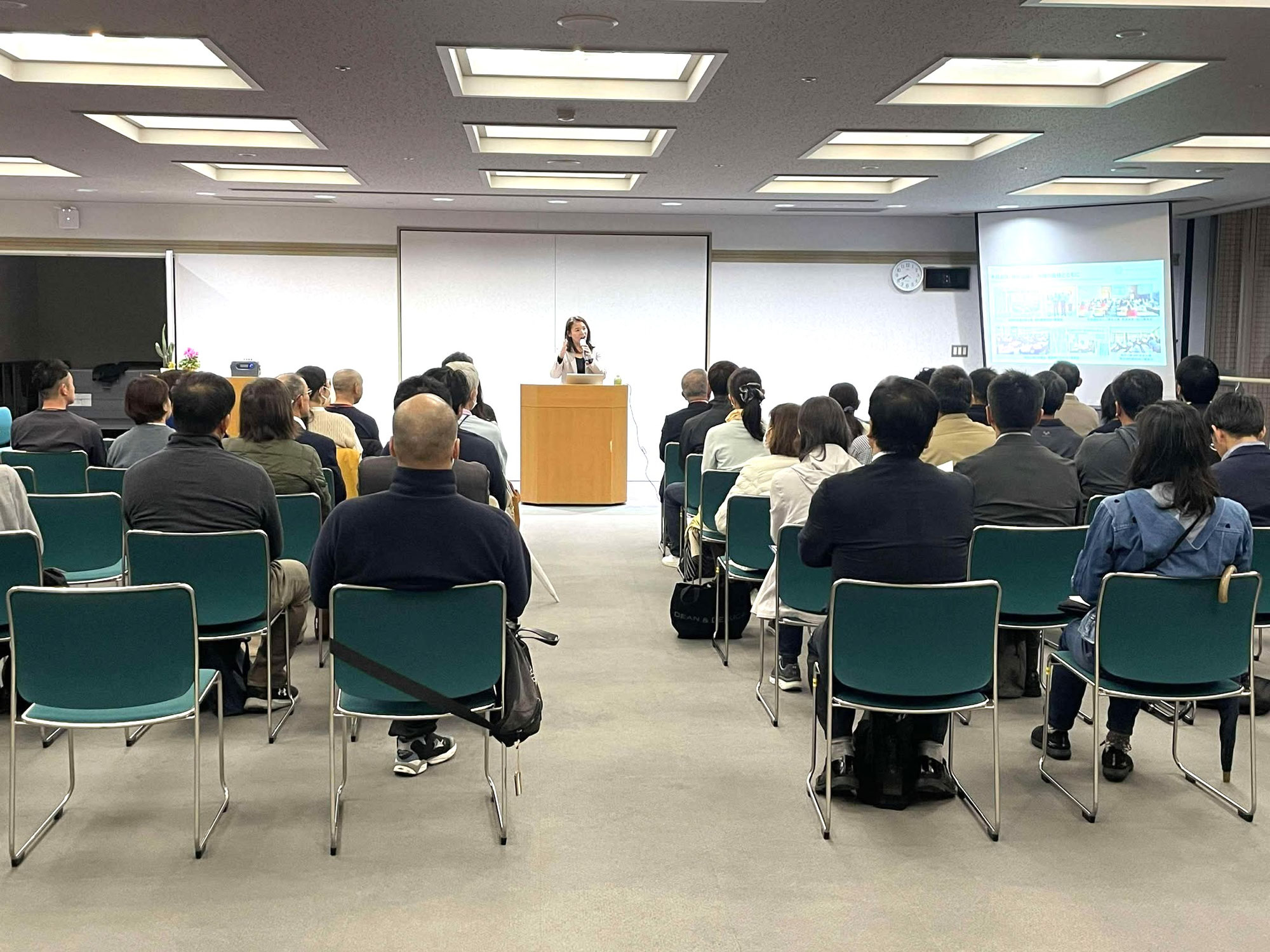 箕面市青少年指導員全体研修会で講演