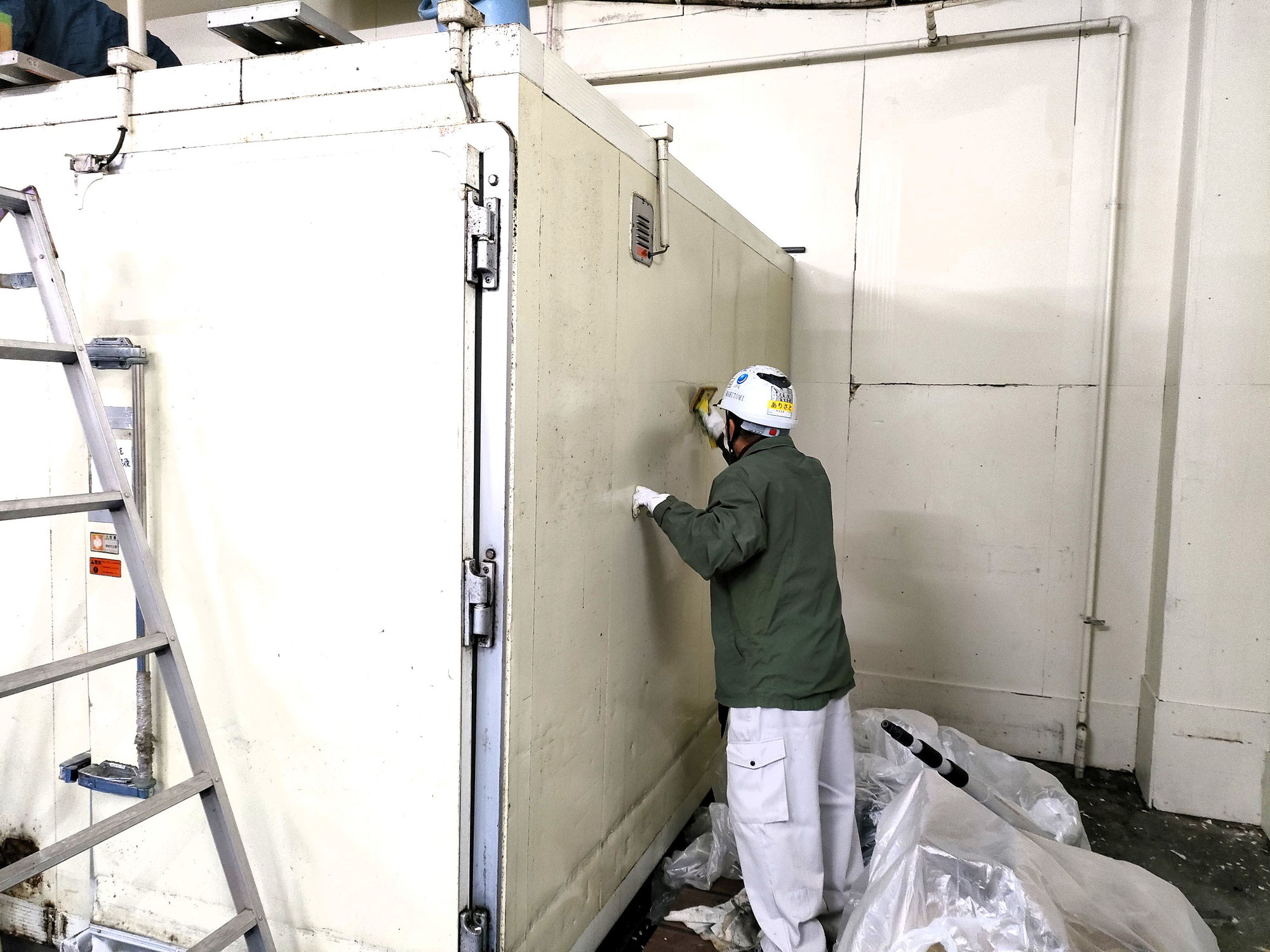 防カビ施工事例（食品工場のカビ除去と防カビ工事）
