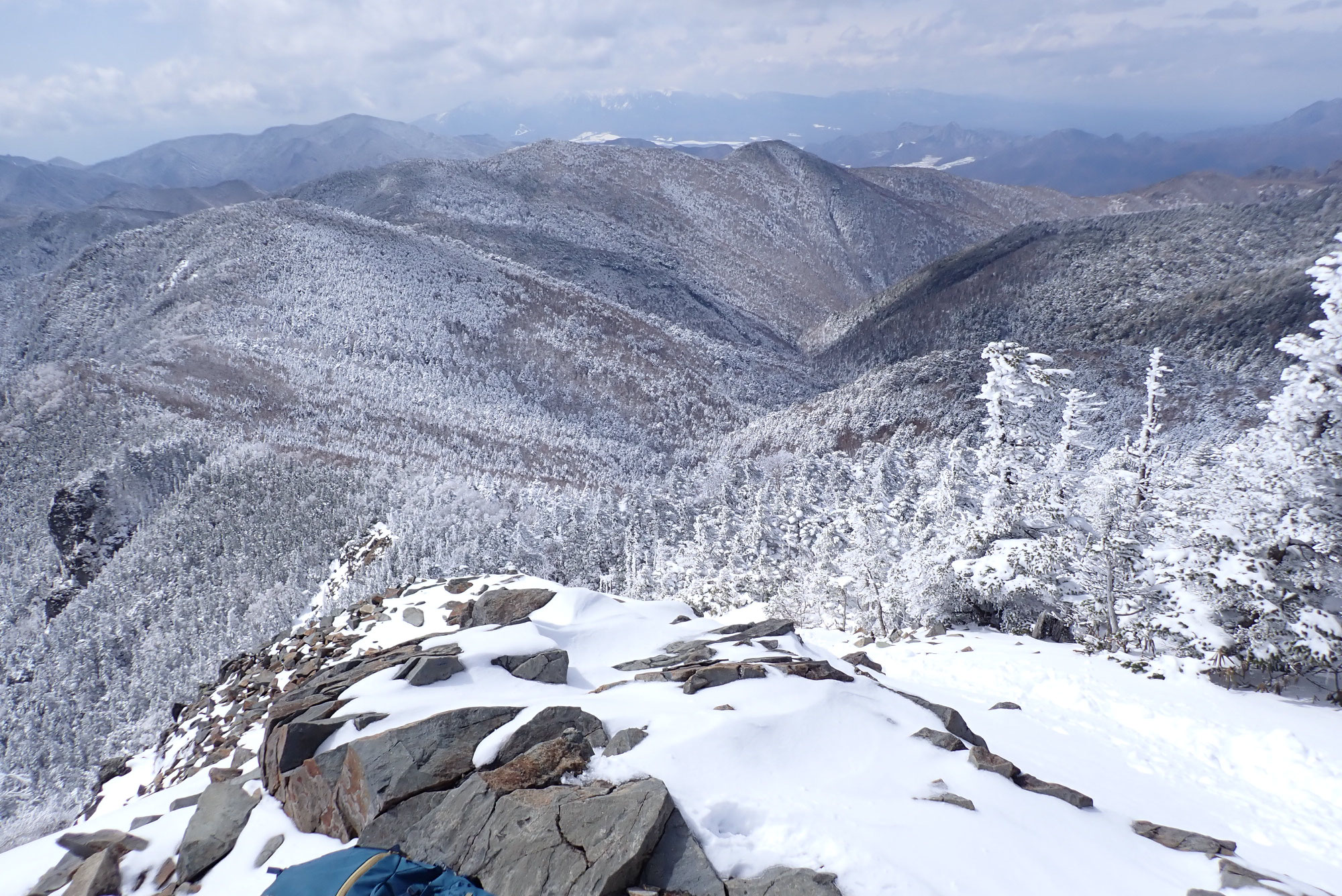 甲武信ヶ岳　残雪期登山ツアー