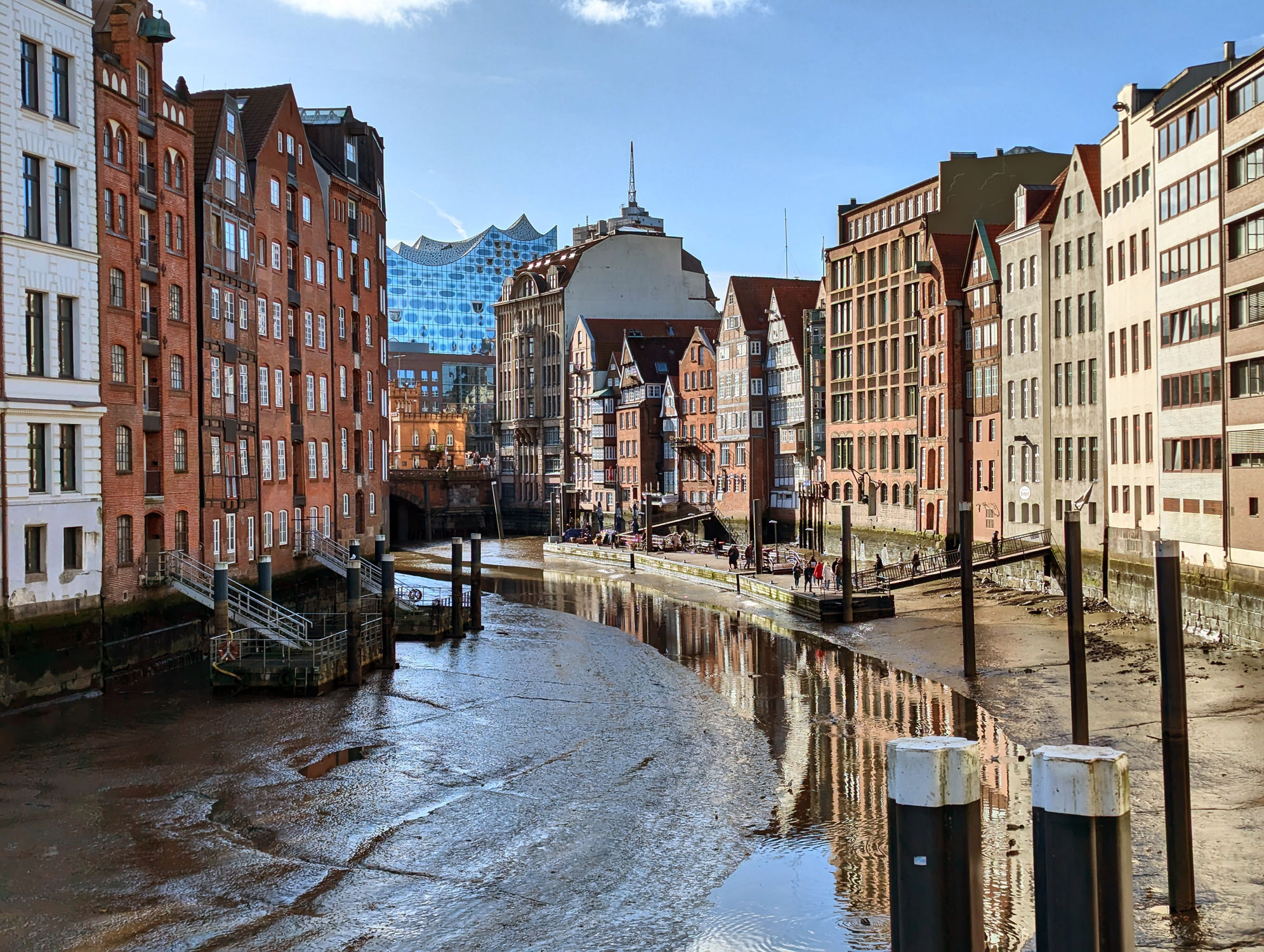 DER NIKOLAIFLEET IN HAMBURG