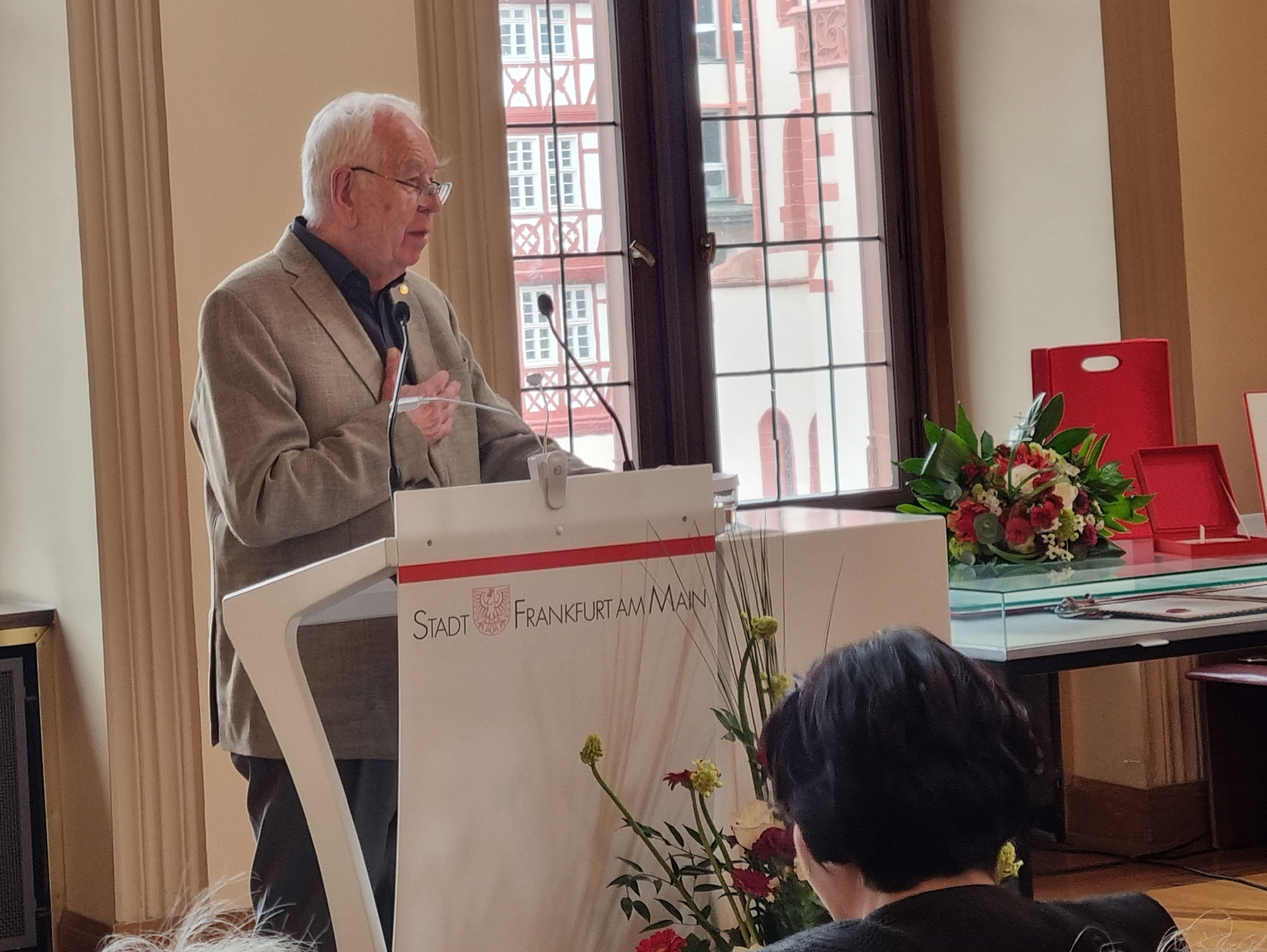 Ingolf Grabow erhält Ehrenplakette der Stadt Frankfurt