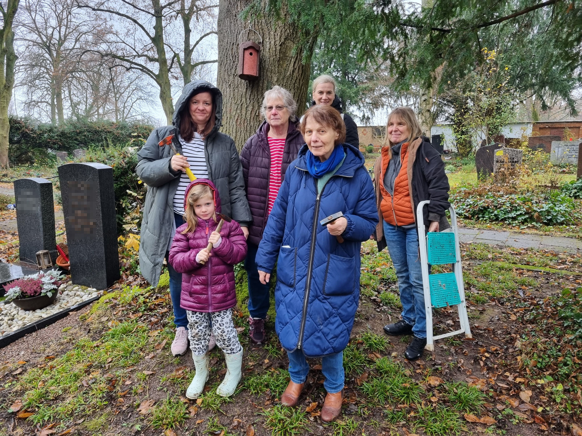 Neue Nistkästen auf Friedhof Rödelheim