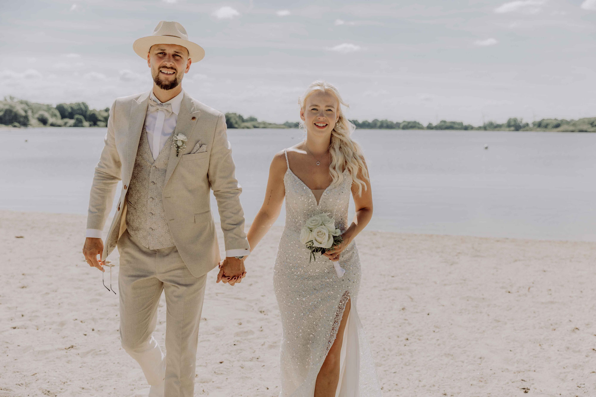 Hochzeit in der Schanze am See Neumünster – freie Trauung mit Seeblick