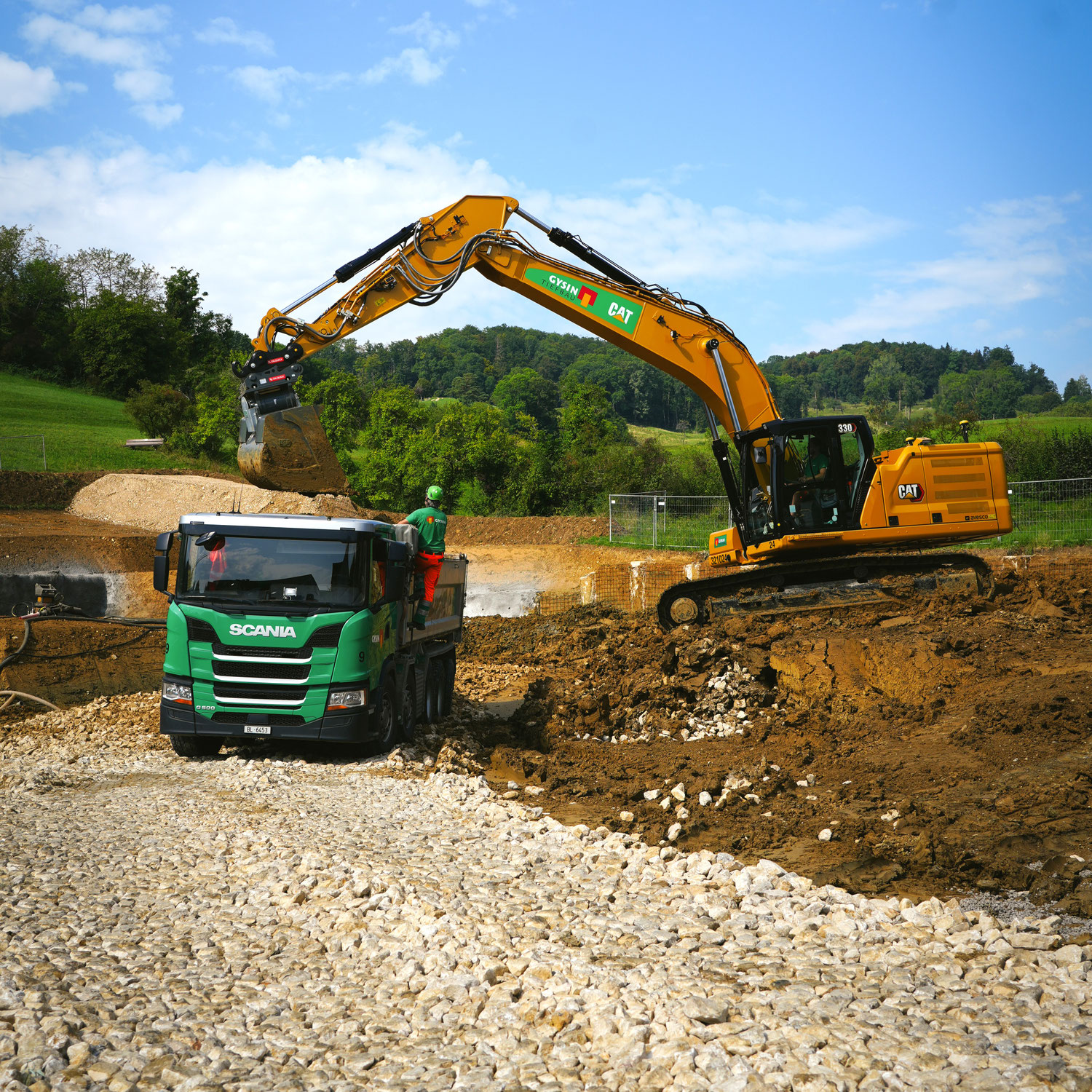 Drohnenaufnahmen unseres neuen Bagger CAT 330 im Einsatz