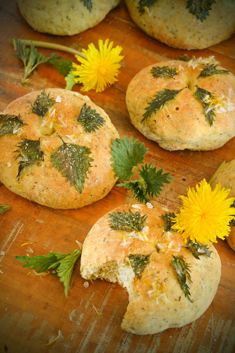 Brennnessel-Buttermilch-Brötchen