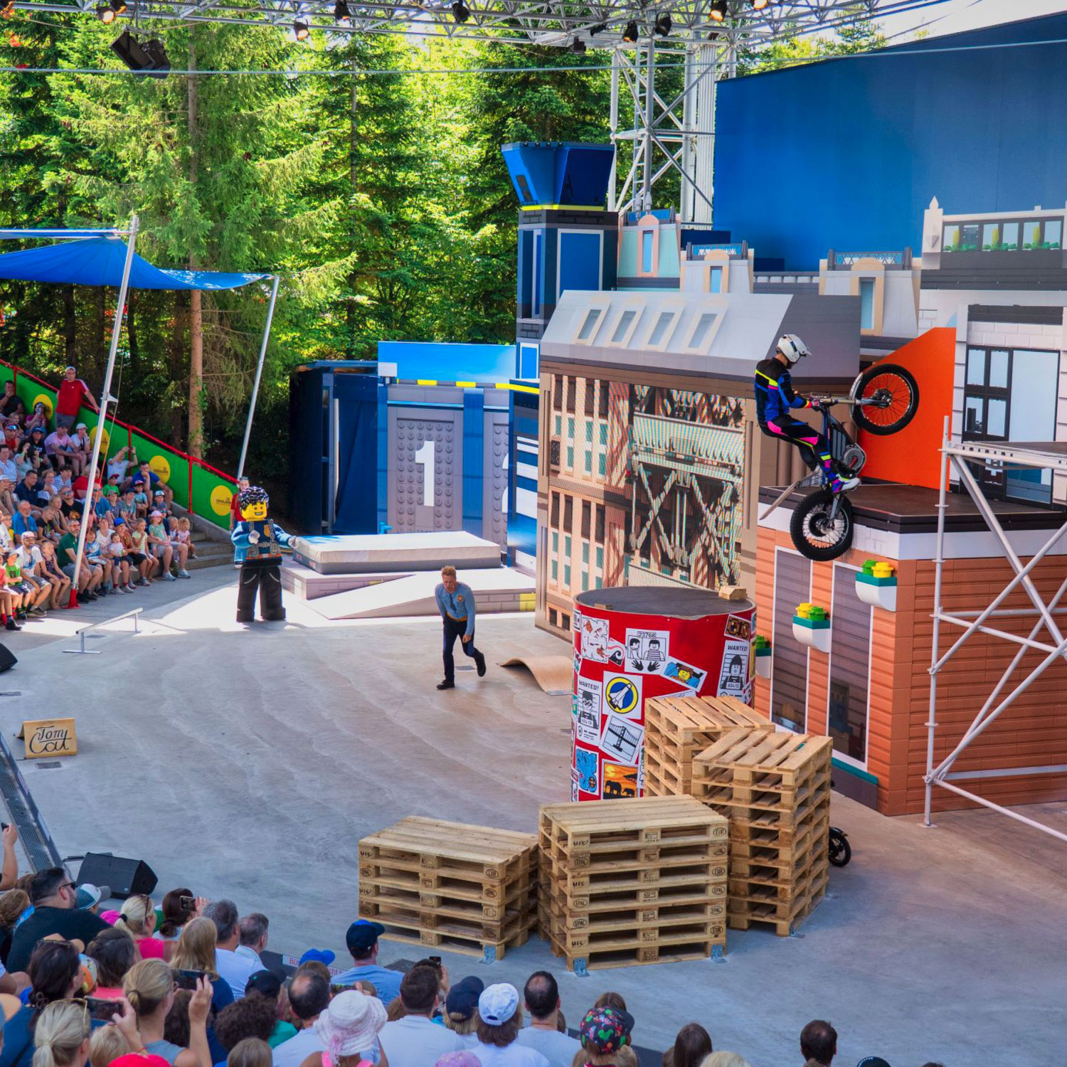 Wilde Verfolgungsjagd im LEGOLAND® Deutschland Resort – Rasante Action und funkelnde Sommernächte