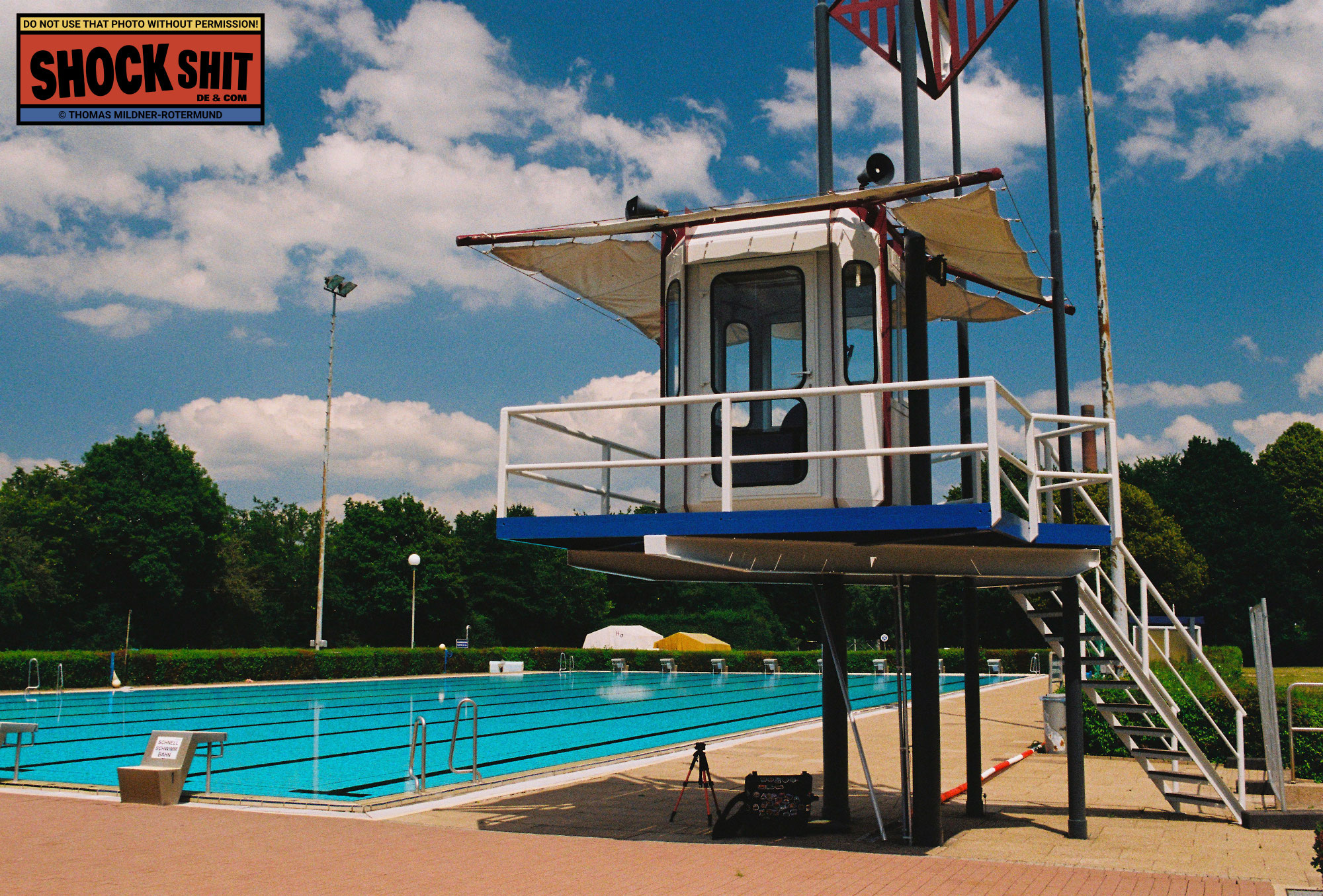 Freibad Hameln ohne Menschen - auf Kodak Color Plus 200