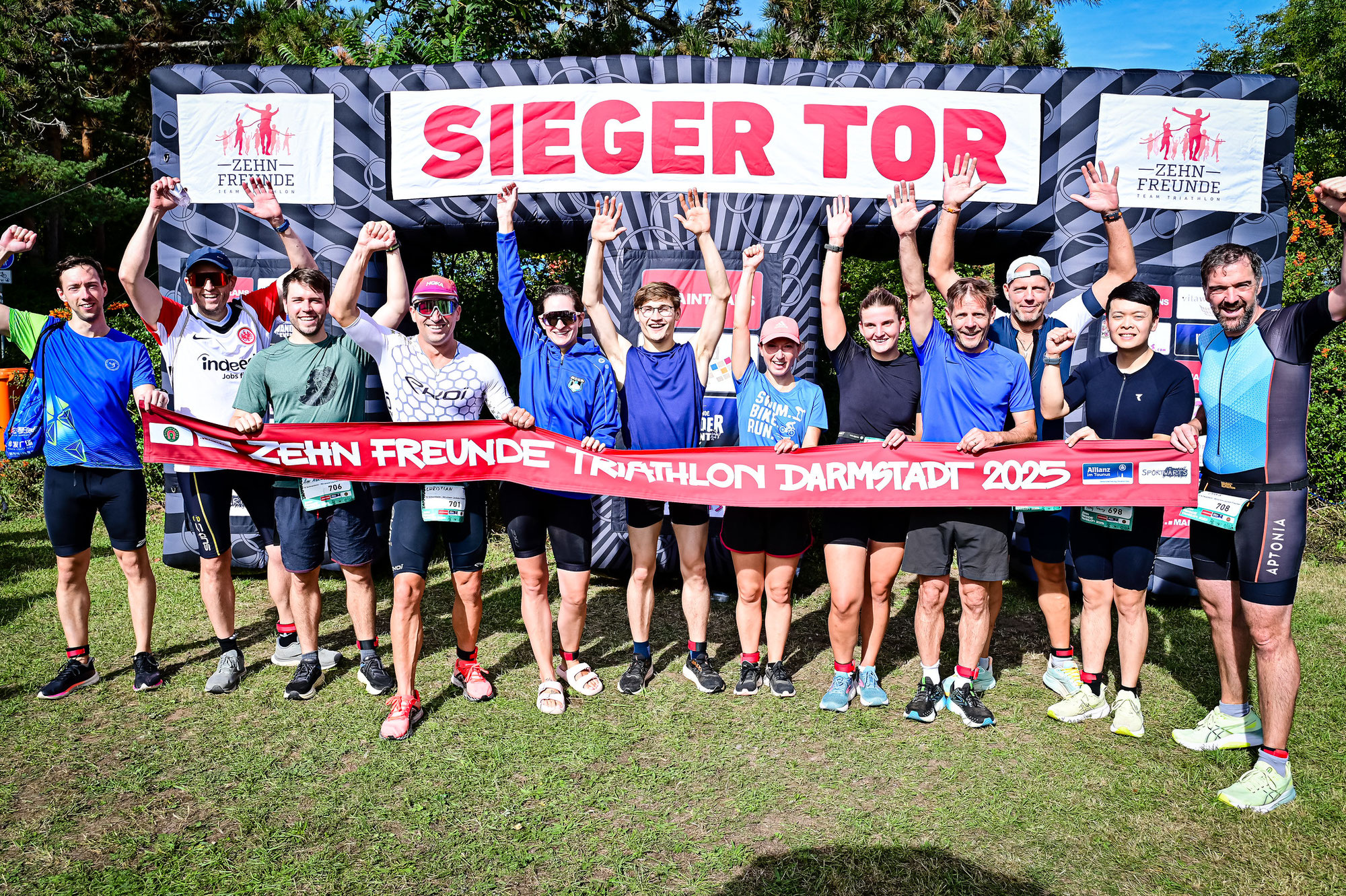 Team TG Schwanheim – mit einem Lächeln finishen, beim Zehn Freunde Team Triathlon in Darmstadt