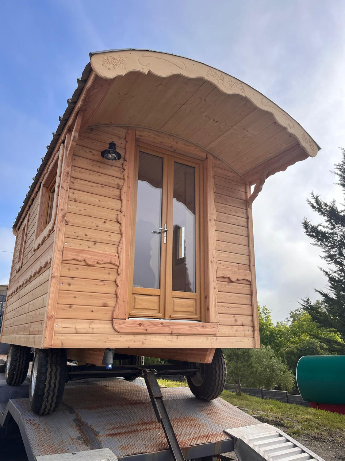 Nouvelle roulotte en bois située à Peyrun (65)