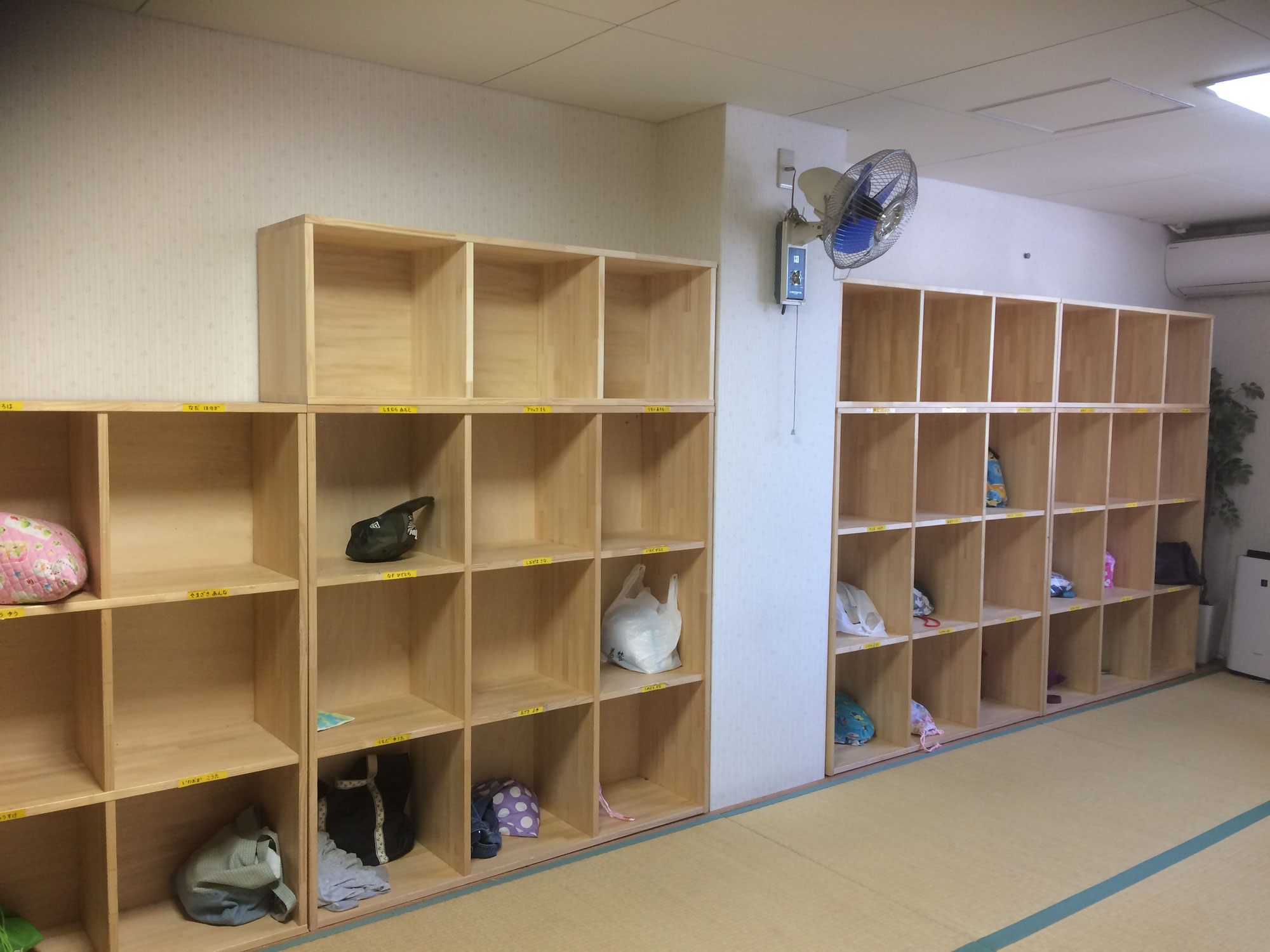学童保育施設でランドセル収納棚を製作しました|京都市上京区