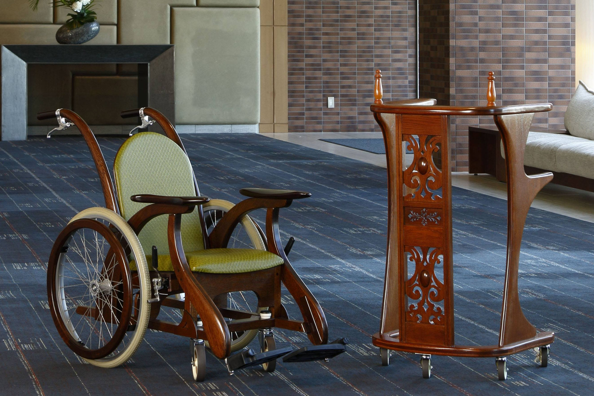 木製車椅子・歩行器 - TANIGUCHI / 有限会社 谷口工芸 木製車椅子・歩行器 - TANIGUCHI / 有限会社 谷口工芸