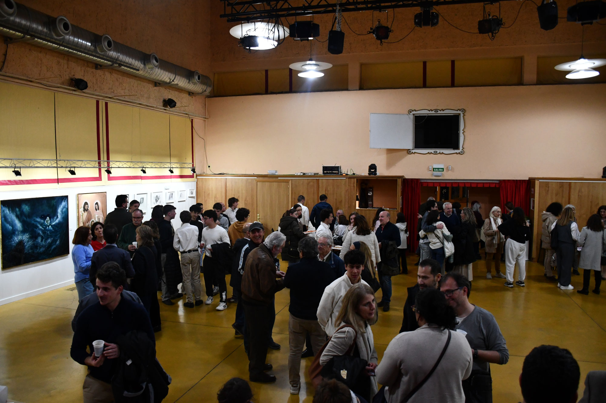 Exposición "Colores de la luz-Dayenú"