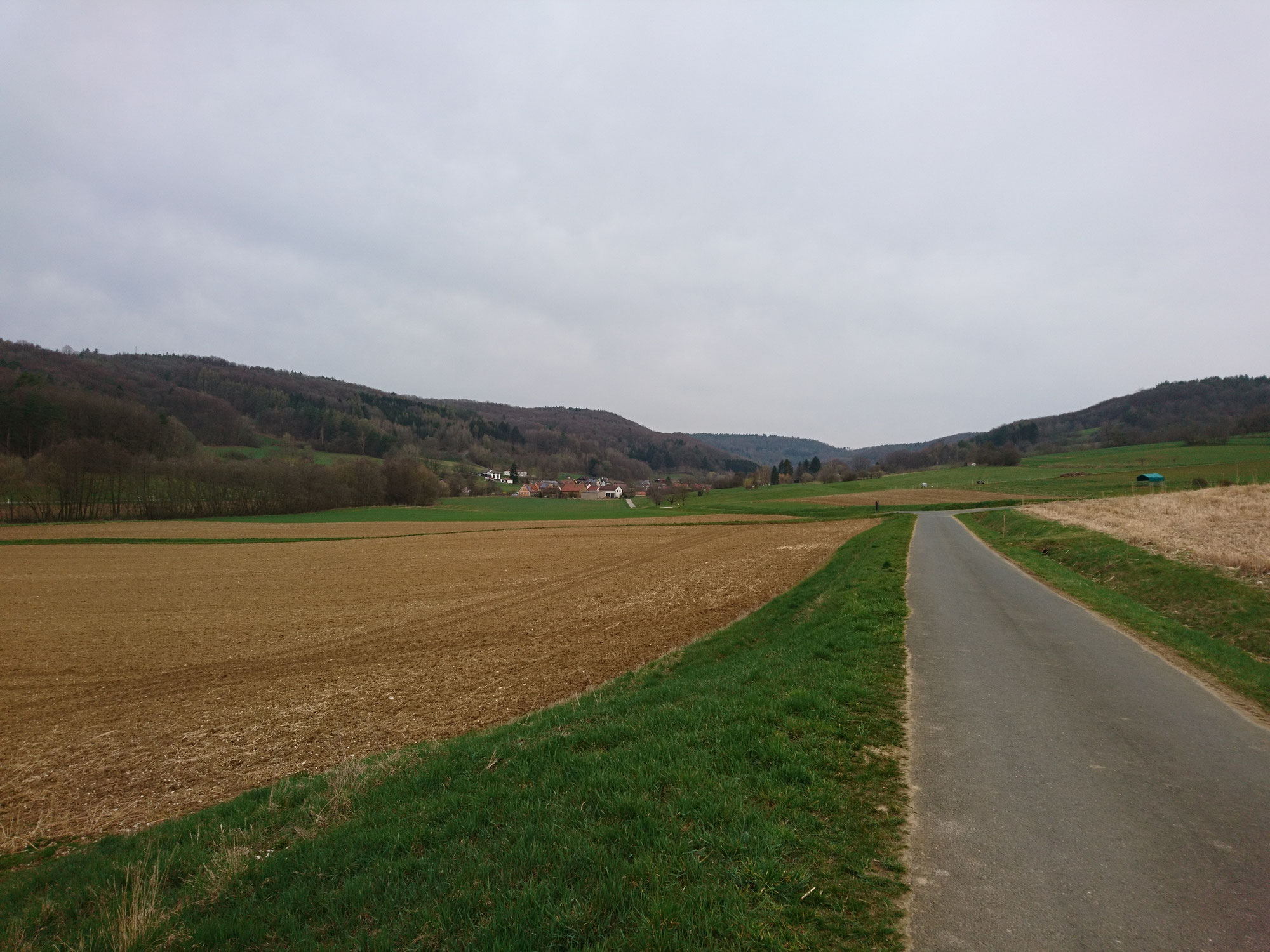 Windräder auf der "Langen Meile" oberhalb des Eggebachtals