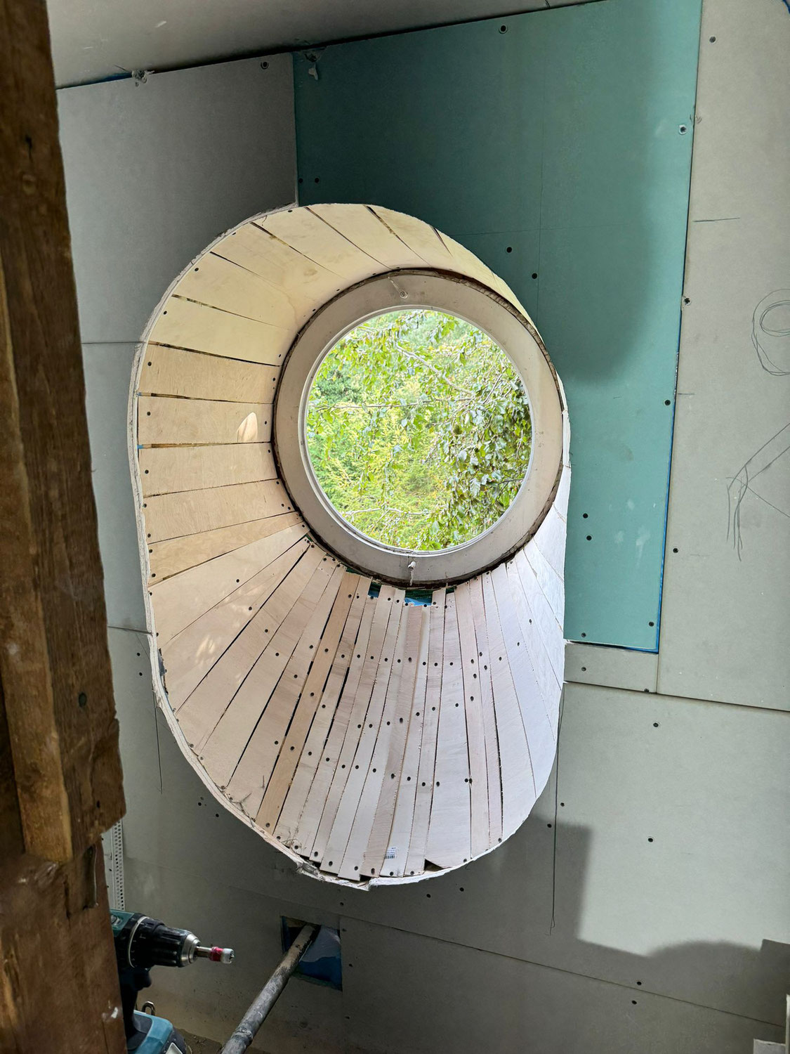 Update Villa in Berlin-Zehlendorf: Dachgeschossausbau nimmt Form an