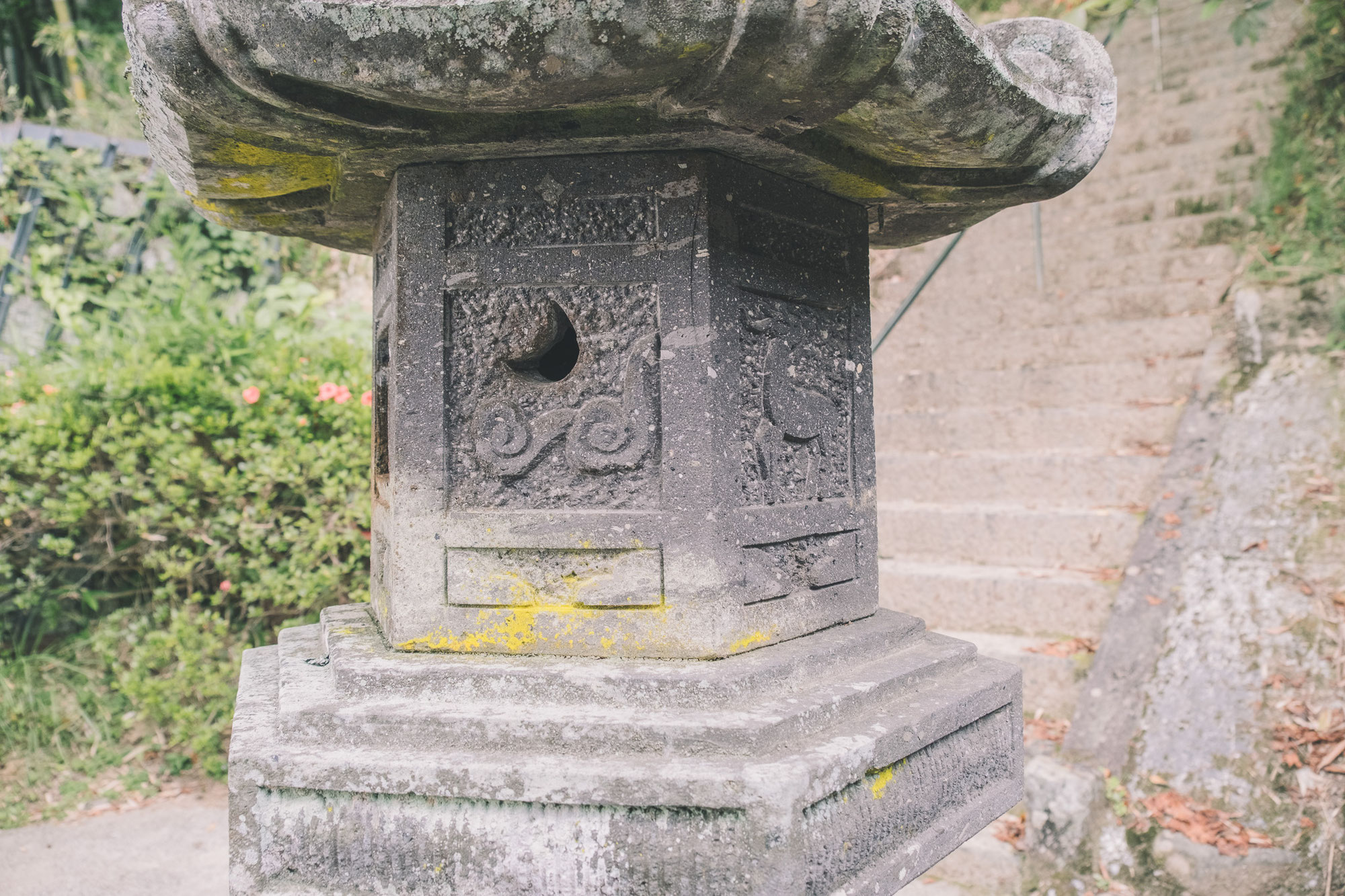 鹿と雲と月が刻まれた「春日灯篭」って何？