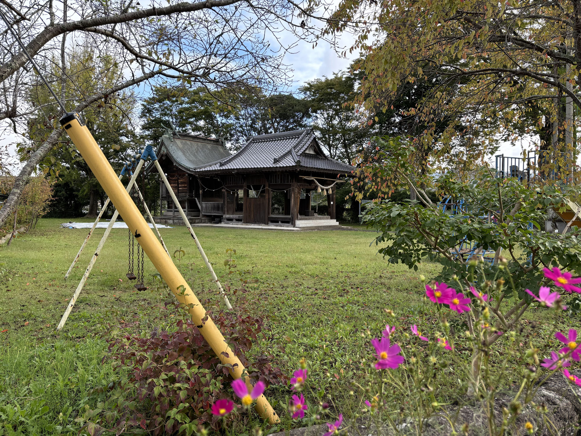 大分県玖珠郡玖珠町｜玖珠川と伐株山の間の神社「天満社」へ