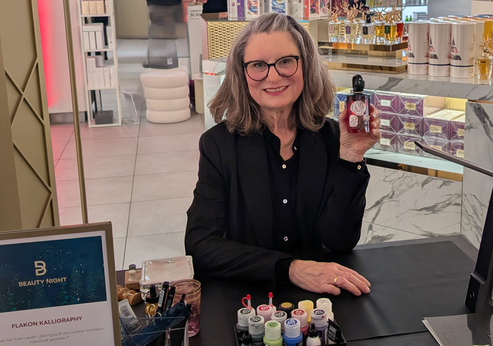 Art on Fragrance: Live Painting Event bei Breuninger München