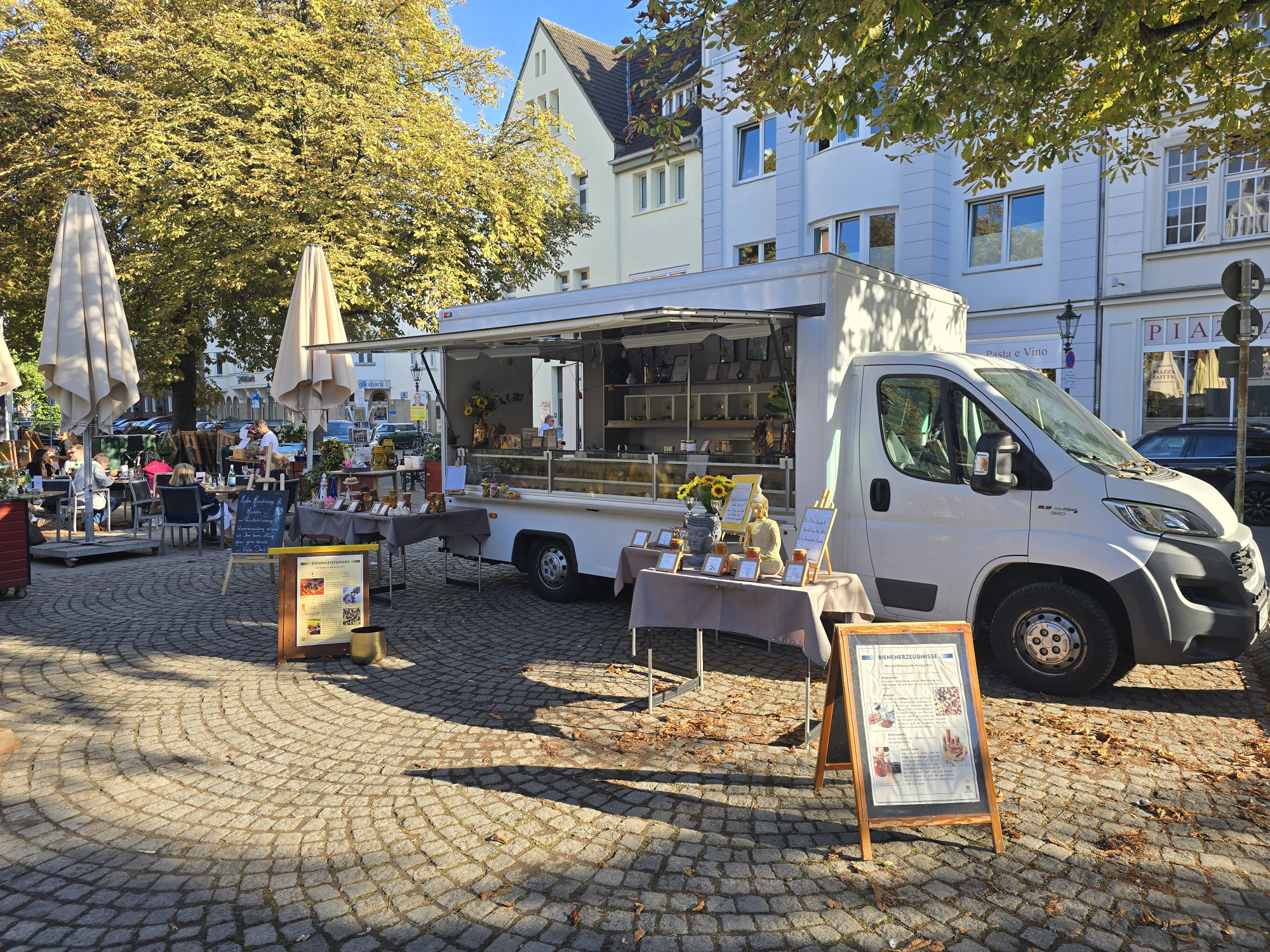 Bio-Honig Neuss jetzt auch auf dem Wochenmarkt in Oberkassel