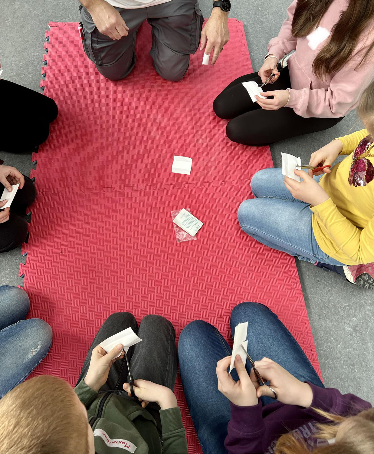 Erste-Hilfe-Training für die Kinder
