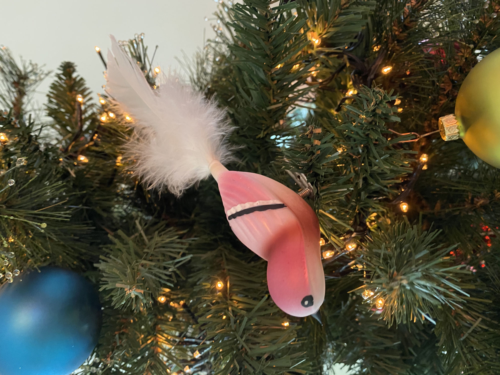 Stoeien met kerstdecoratie