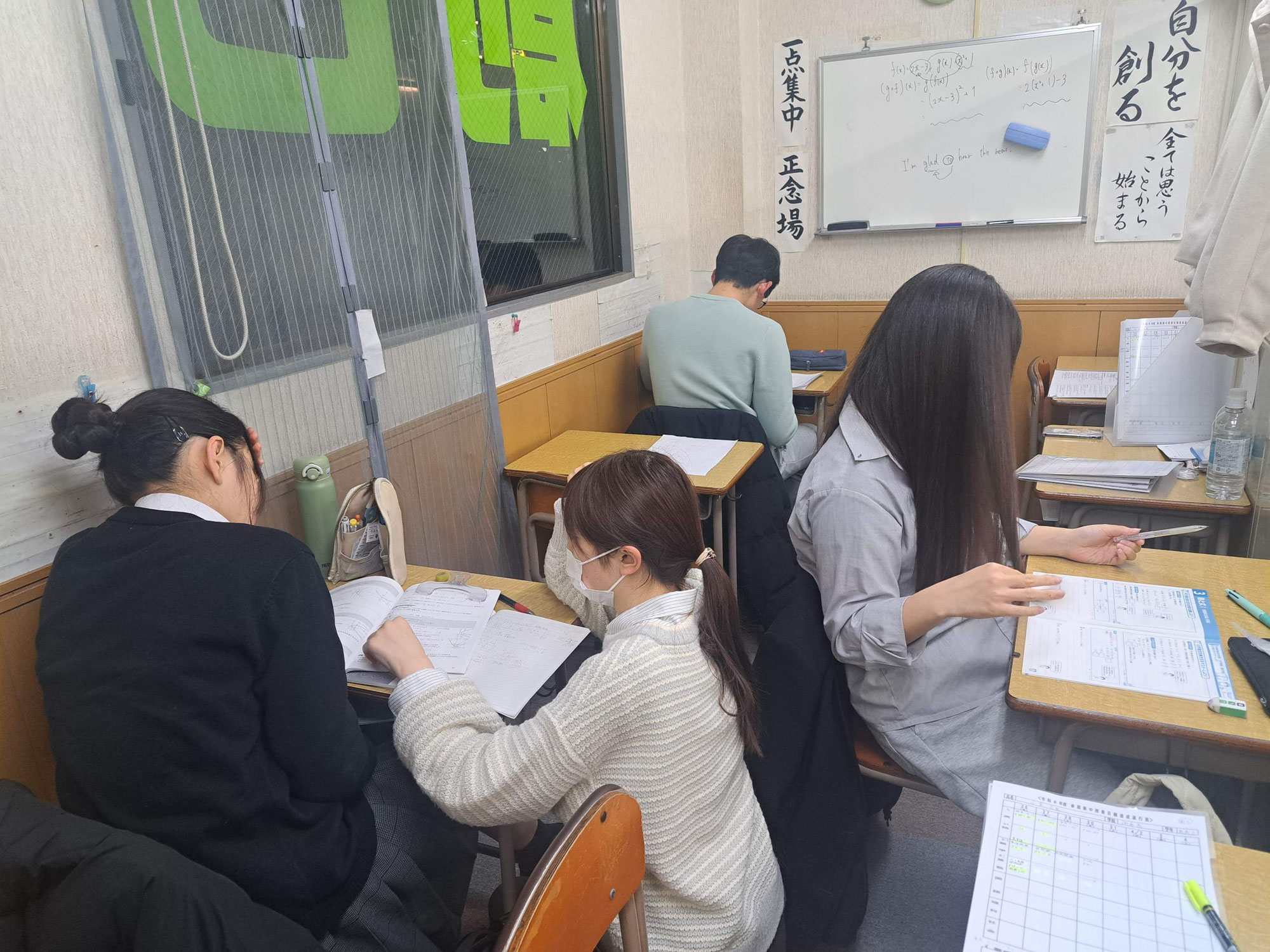 創己ゼミ春期講習が始まって３日目を向かえ、みんな良いペースになってきてます！