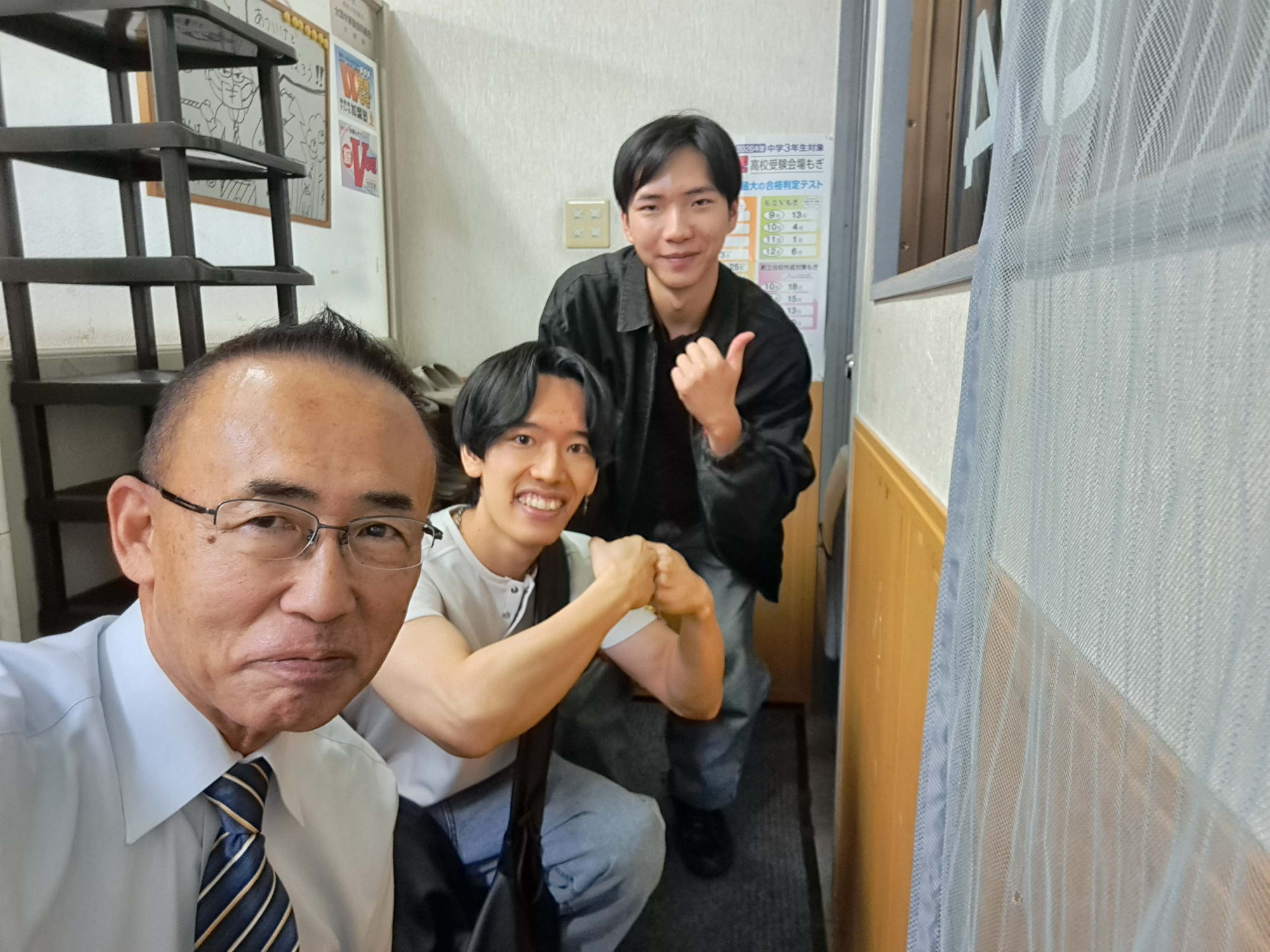 就職が決まり創己ゼミの卒業生が報告に来てくれました、二人ともおめでとう！