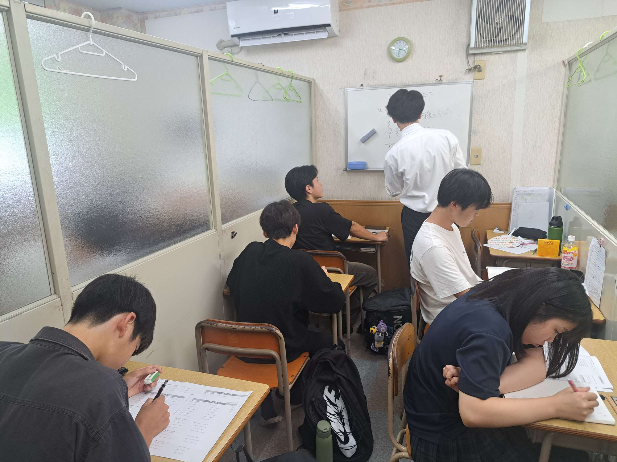 ８／６で夏期講習前期終了、みんな色々なことと両立して頑張ってました。後期は８／１４から始まります