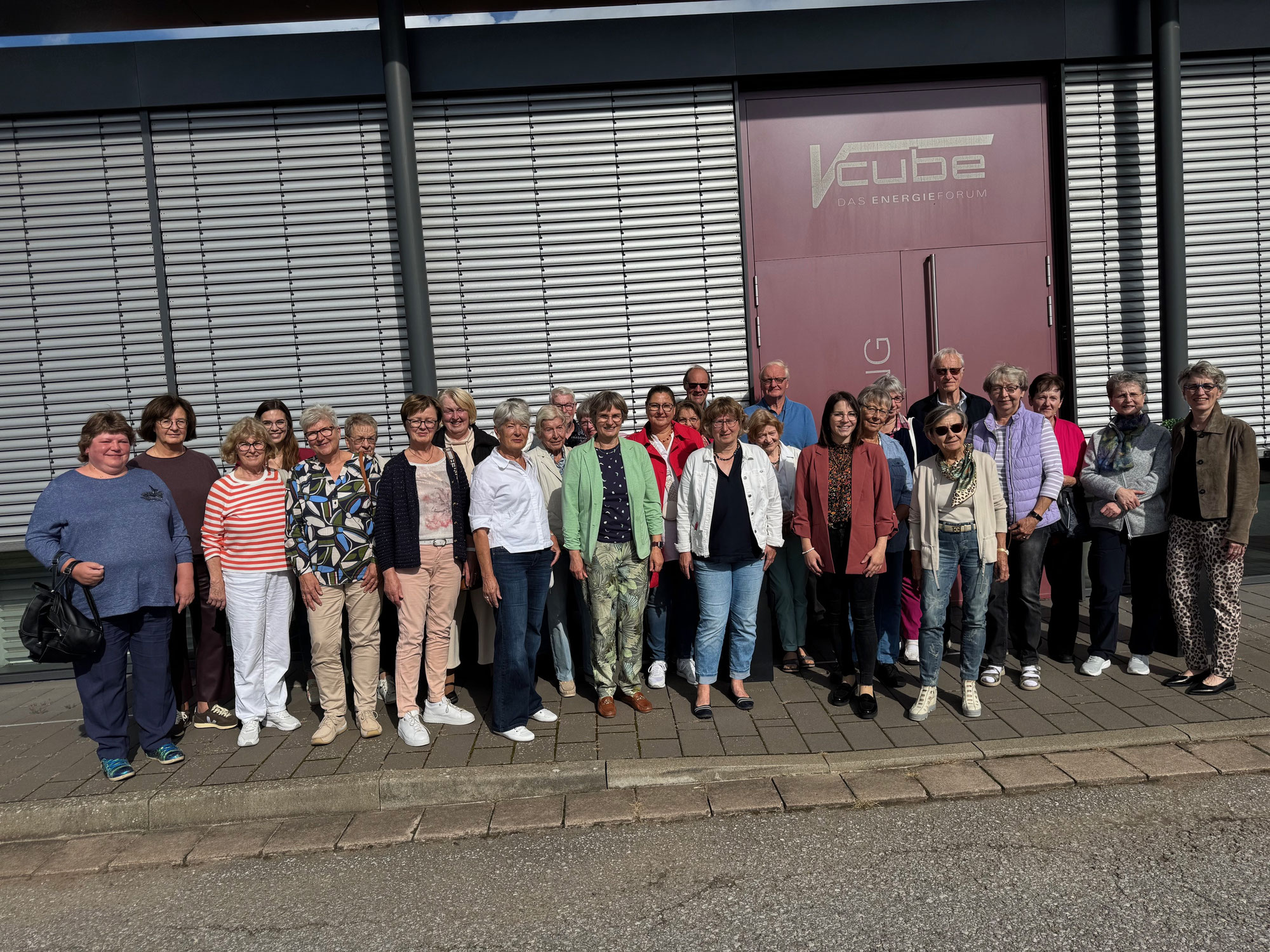 Frauenunion unterwegs bei Veltum GmbH in Sachsenhausen: Tradition trifft Innovation  Waldeck-Sachsenhausen