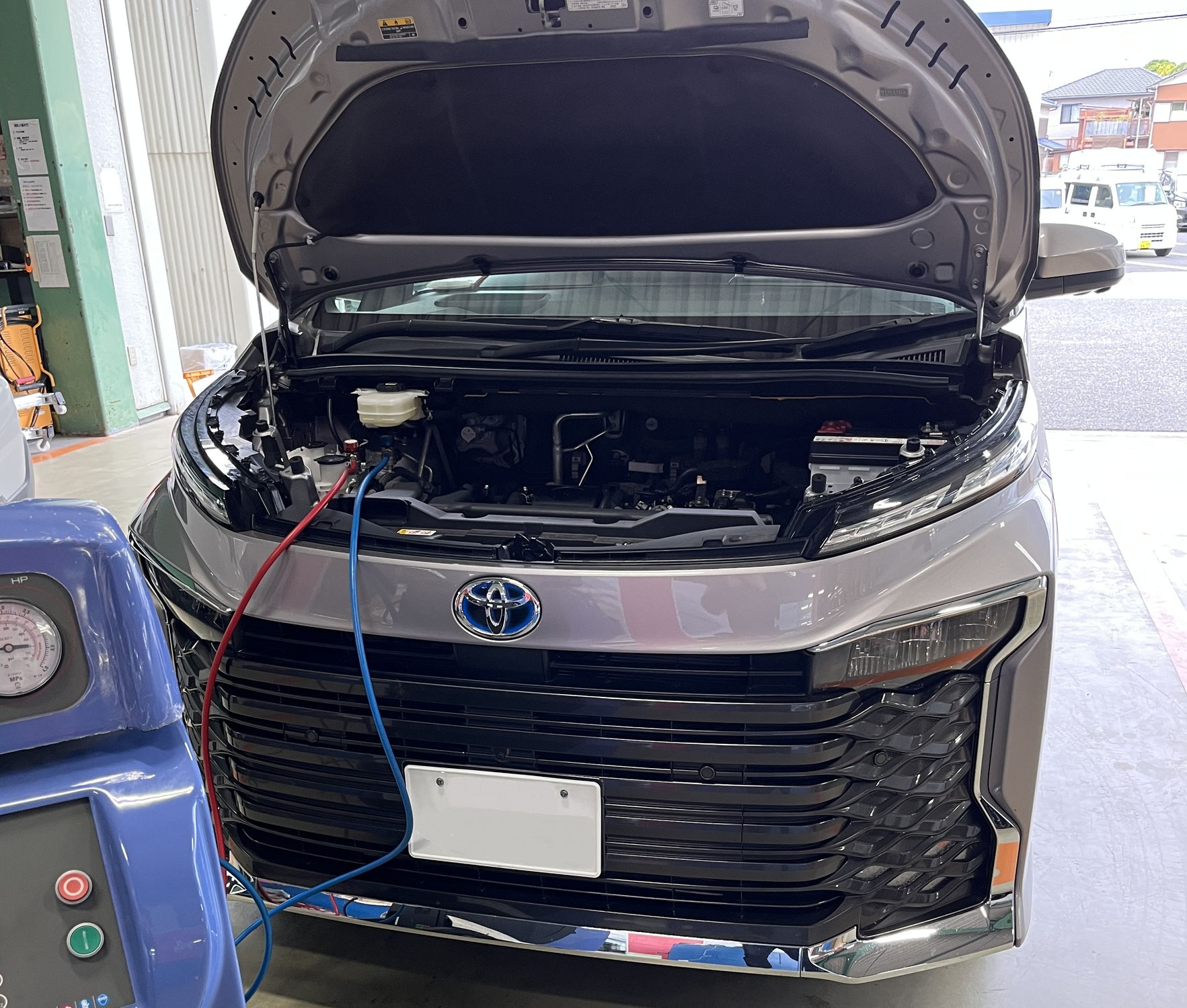 【エアコン効かない原因はコレ！】冷えない車のよくある5つの理由と対処法｜【愛豊電機】
