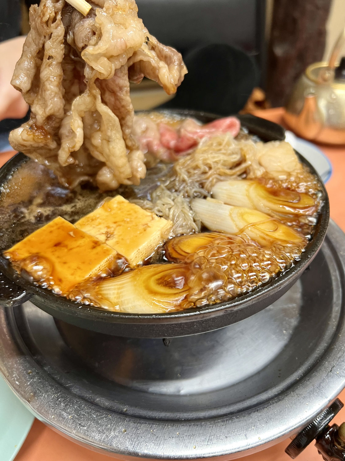 地元民おすすめのすき焼き屋といえば…