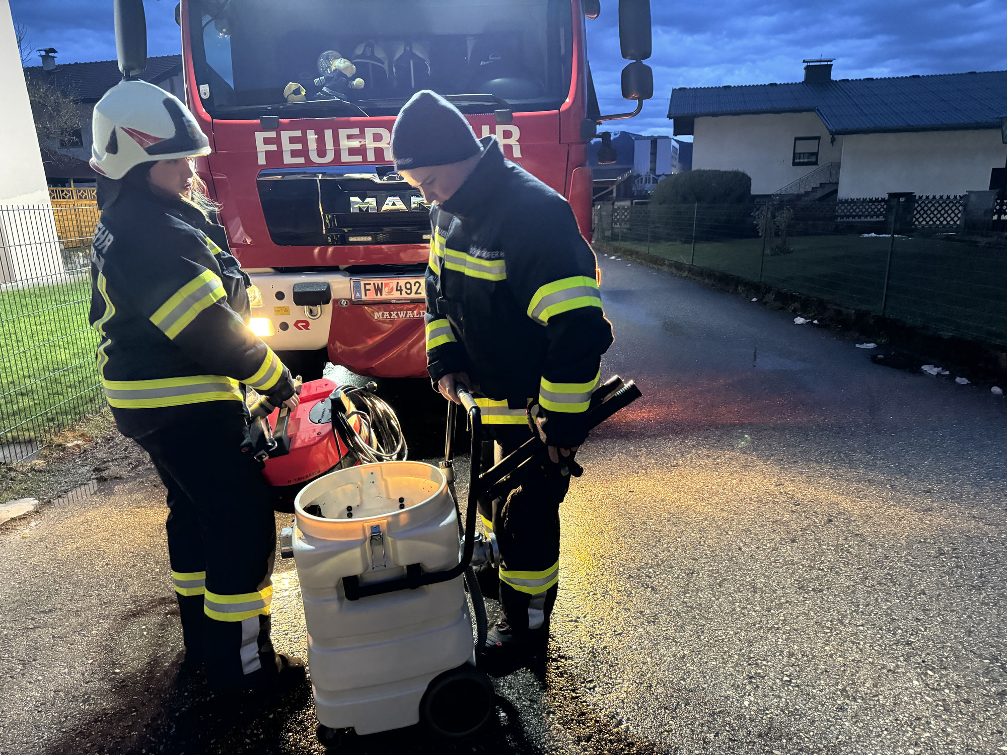 Tiefgraben: Pumpeinsatz in den frühen Morgenstunden