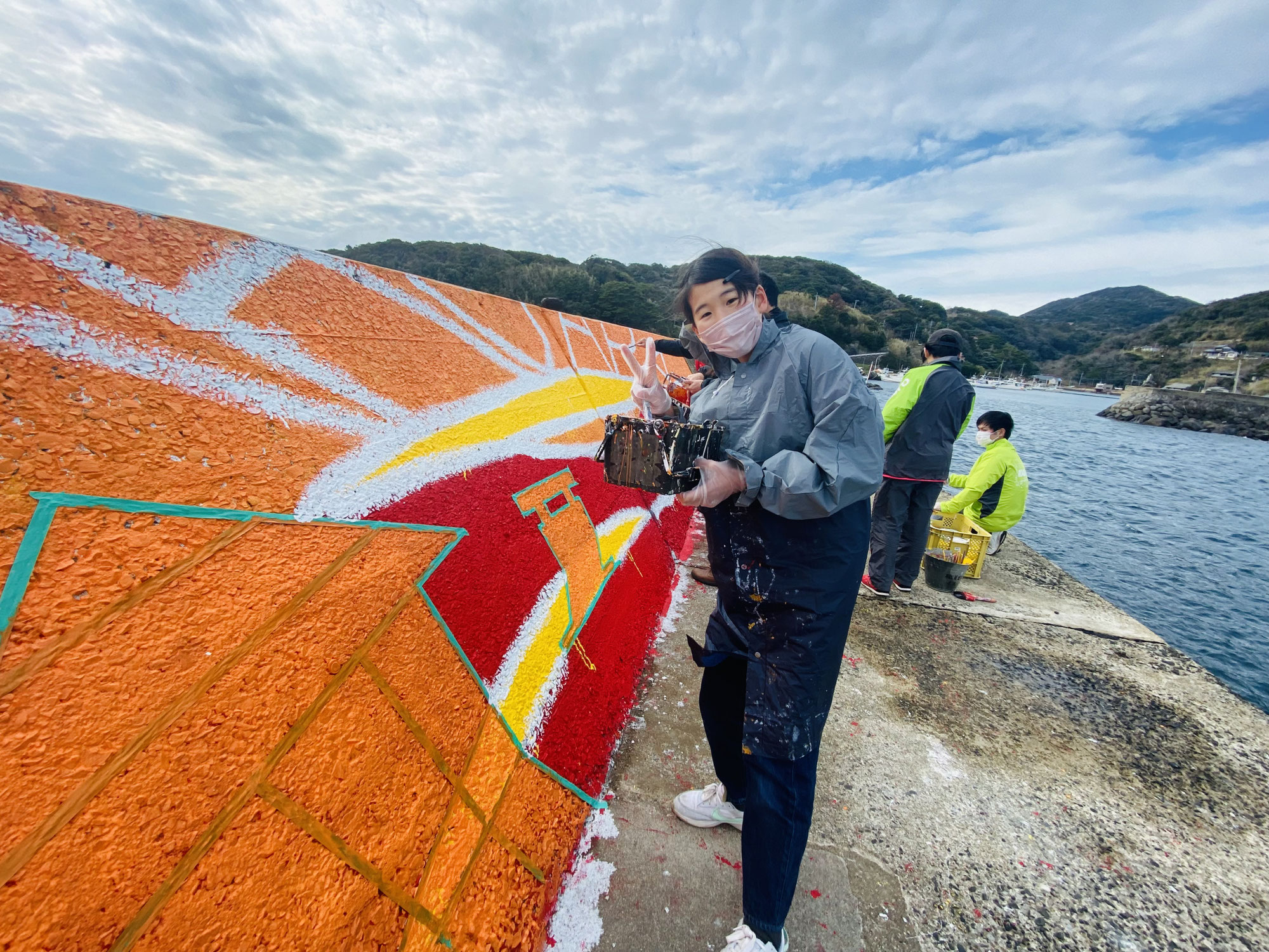 【馬渡島】馬渡小中学校　壁画アートの制作②