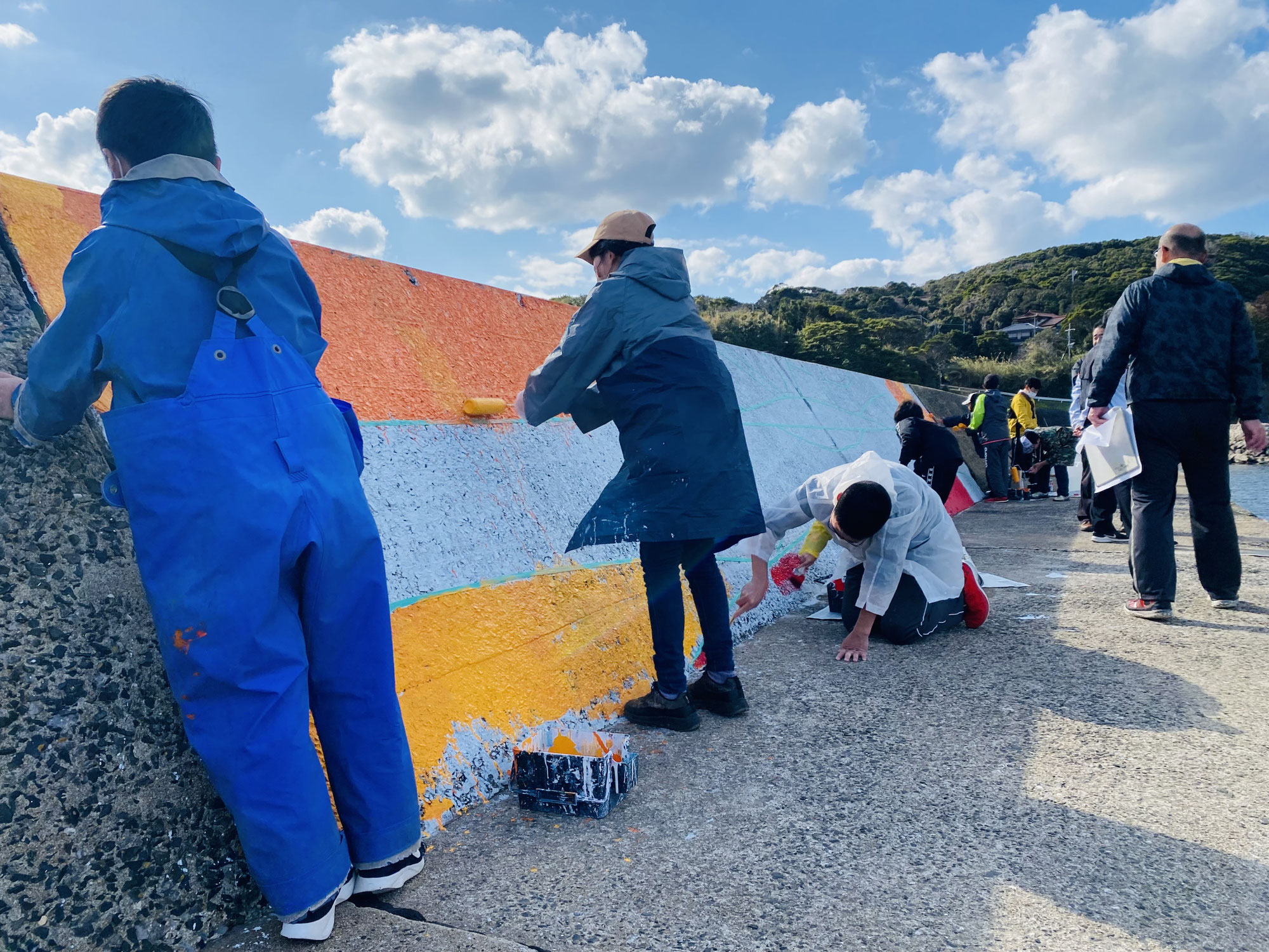 【馬渡島】馬渡小中学校　壁画アートの制作