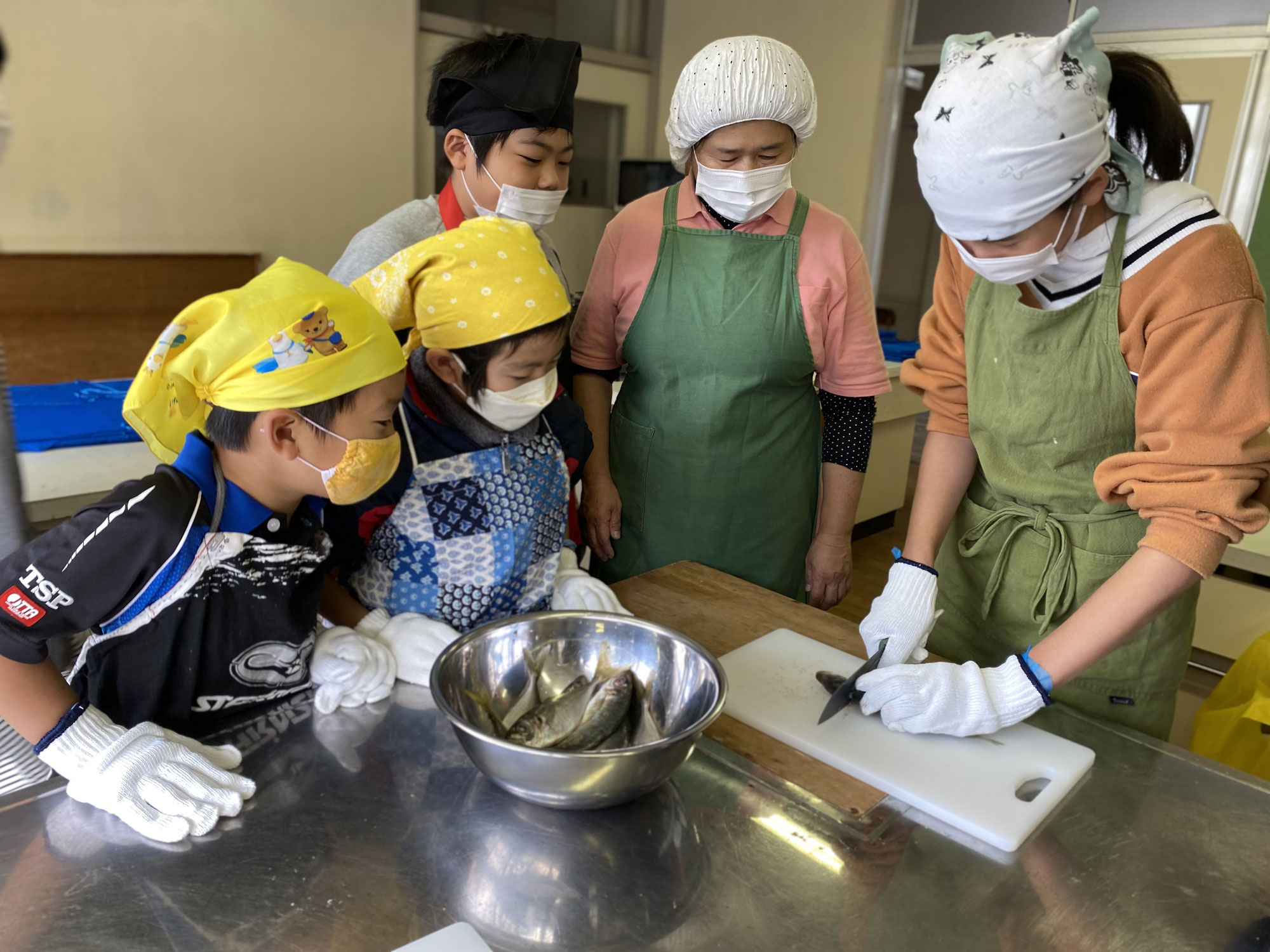 【馬渡島】馬渡小中学校　干物作り体験授業