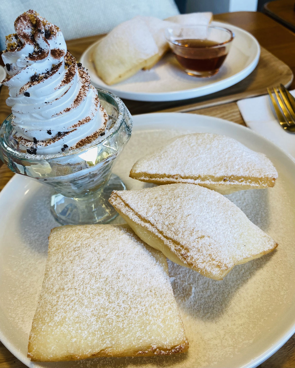 La boussole cafe bar（ラ・ブソル・カフェ・バー）