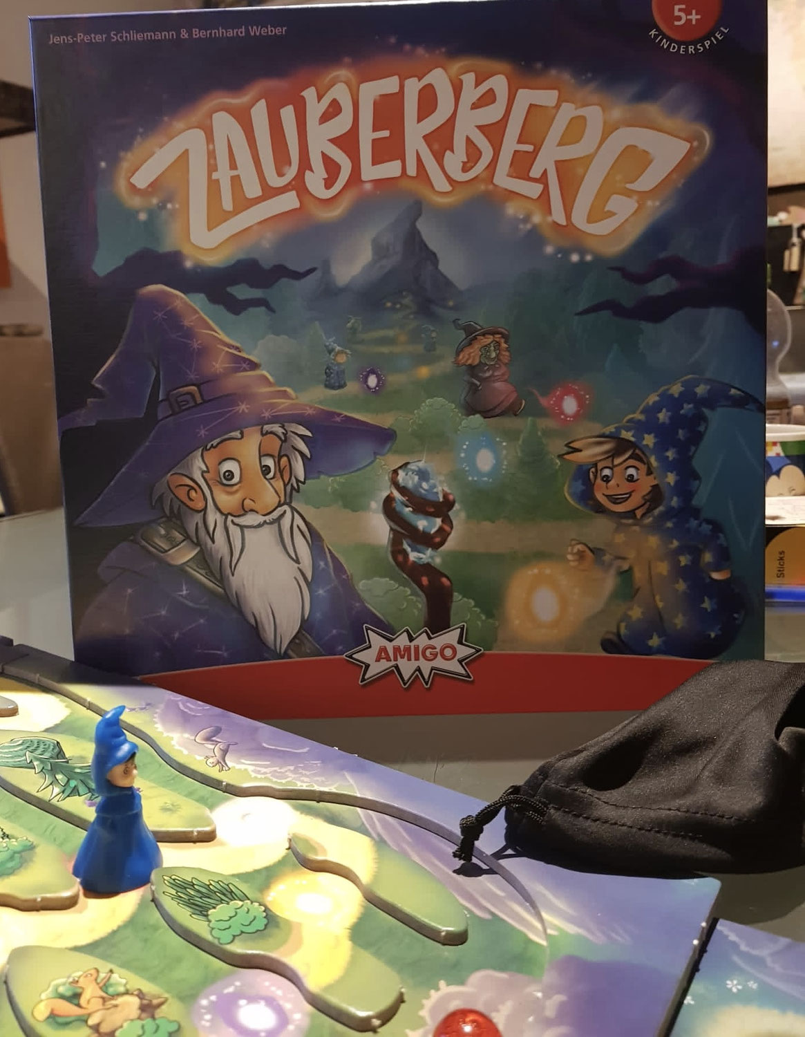 Gemeinsam auf den Zauberberg - mit dem neuen Spiel Zauberberg von Amigo macht das richtig Spaß
