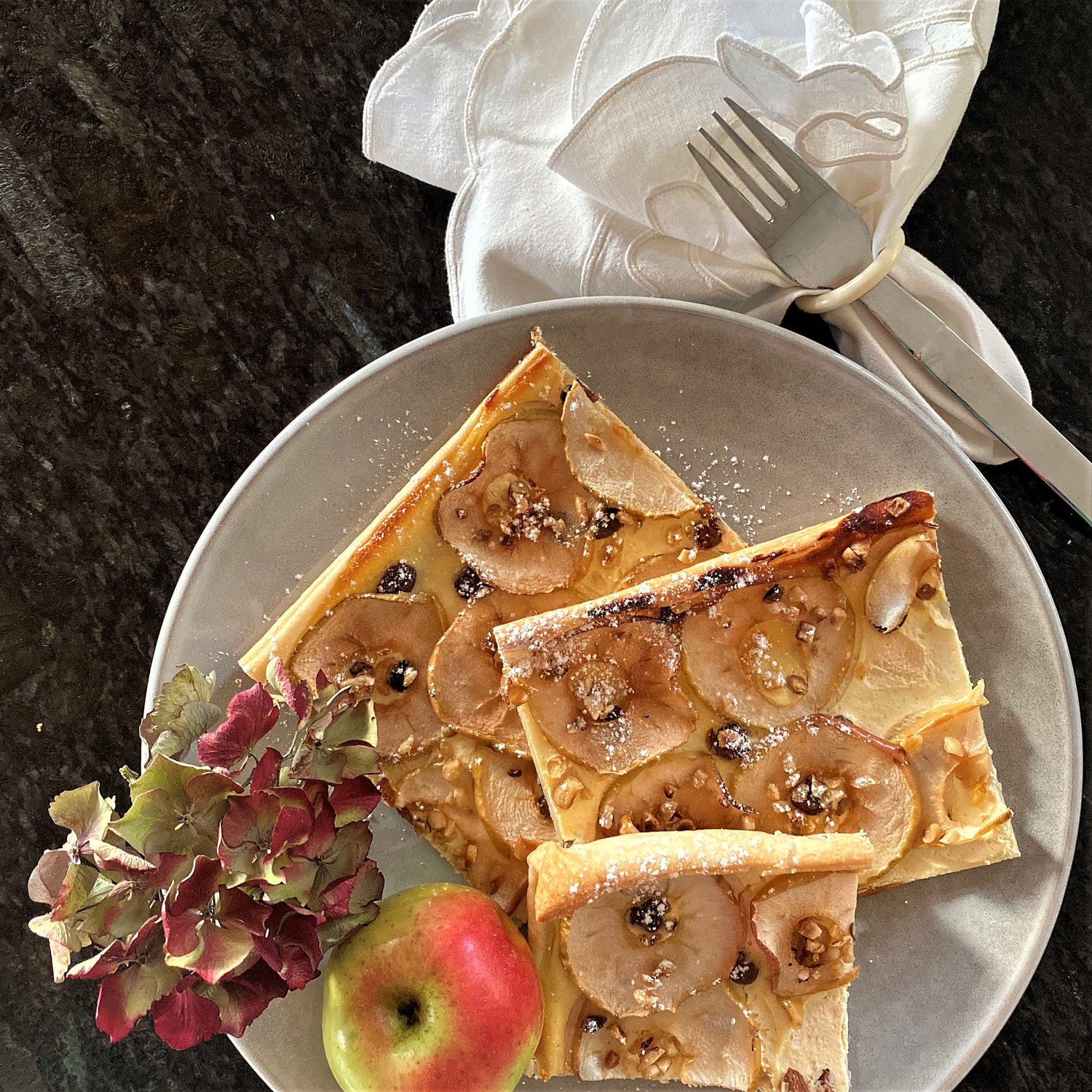 APFEL-BLÄTTERTEIG-TARTE