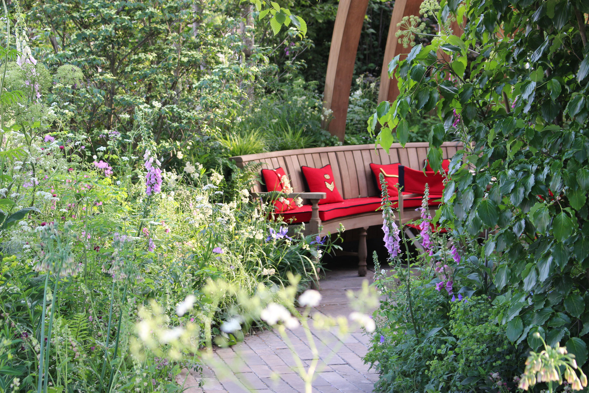 "Chelsea Flower Show 2025 Digest " (Online - in Japanese only)
