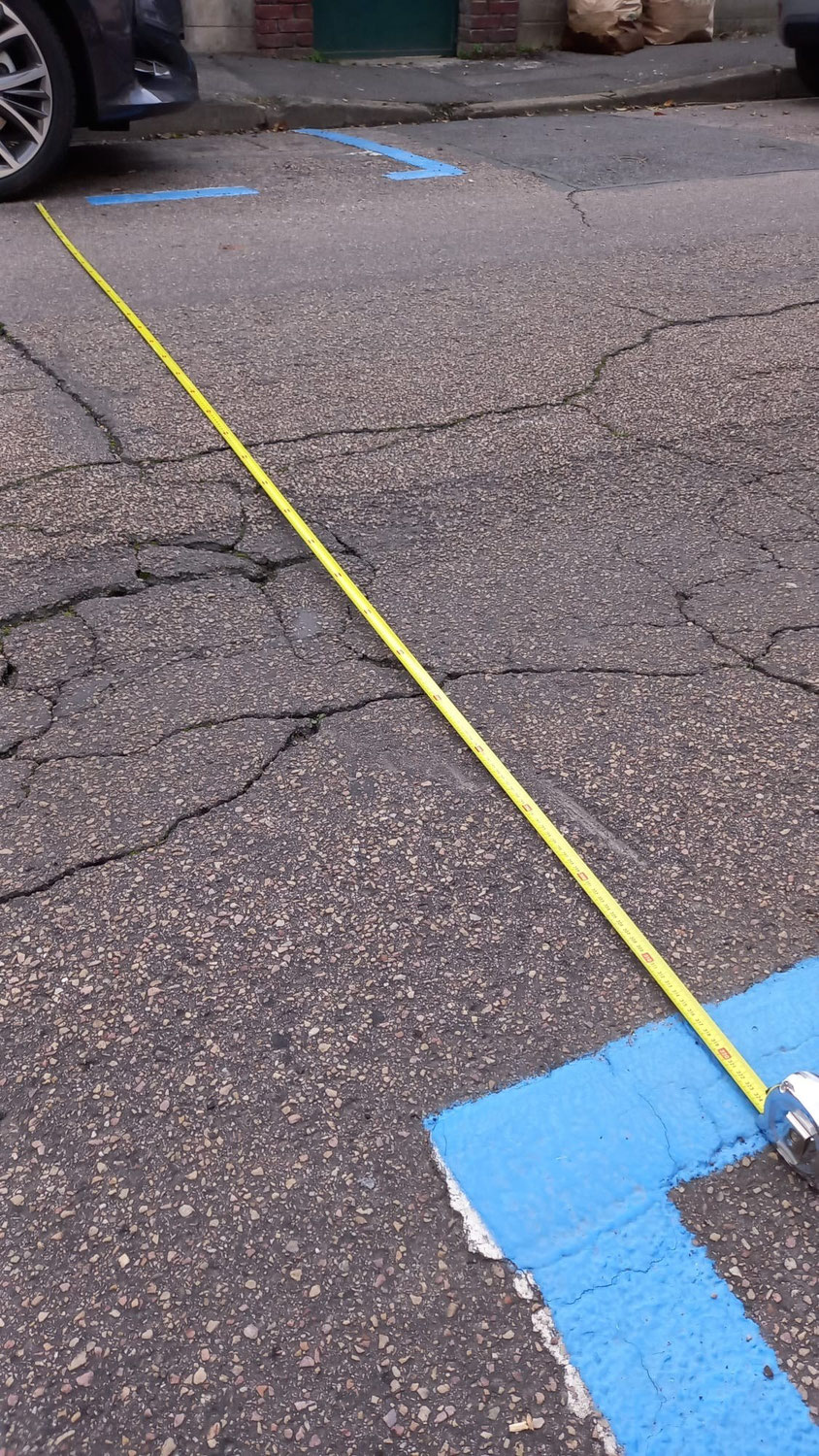 Actions pour un stationnement à cheval sur le trottoir