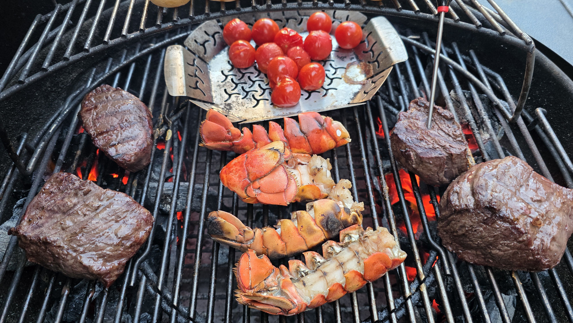 HKKE, Surf n' Turf