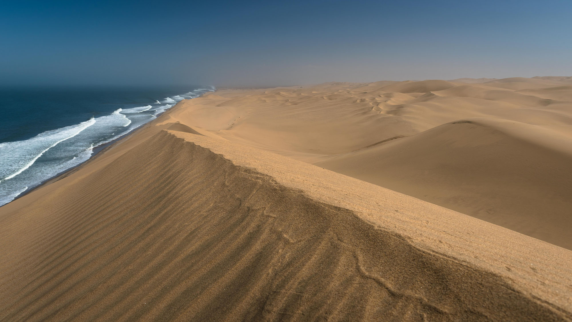 overlanding rundreise namibia - die namib, unendliche weite soweit das auge reicht... und darüber hinaus