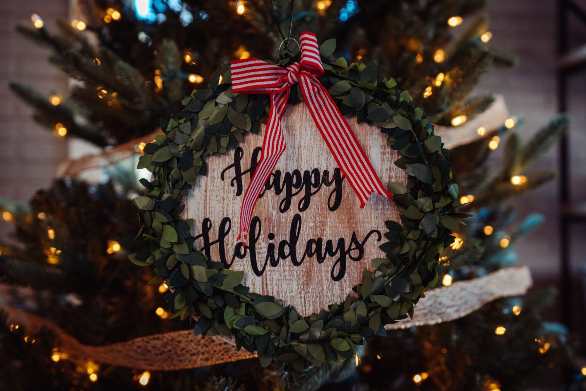 Happy Holidays! のHoliday が複数になるのはなぜ？