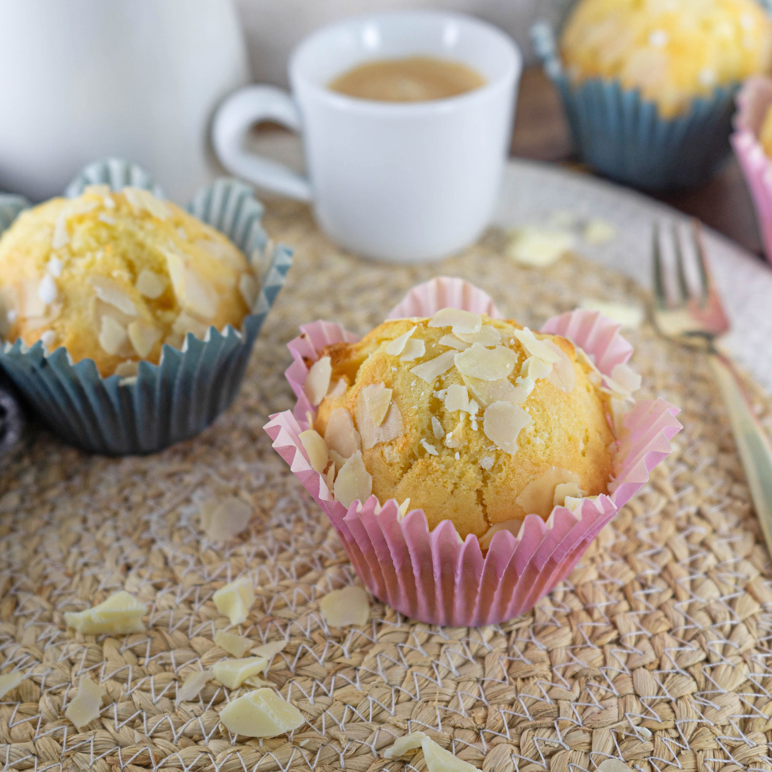 Weisse Schokolade Muffins mit Hermann Teig