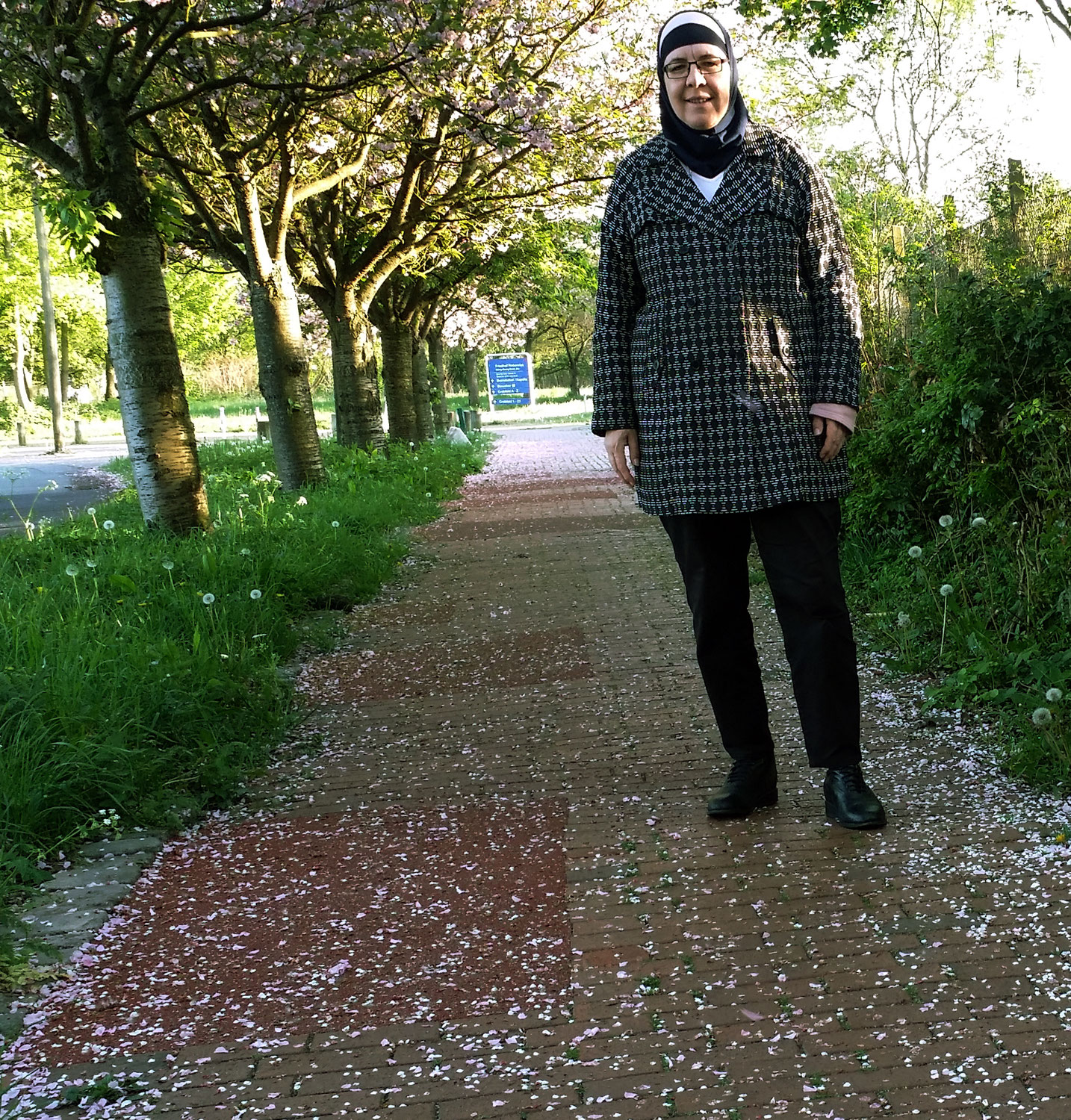 Gehweg zum Friedhof Finkenriek wieder barrierefrei