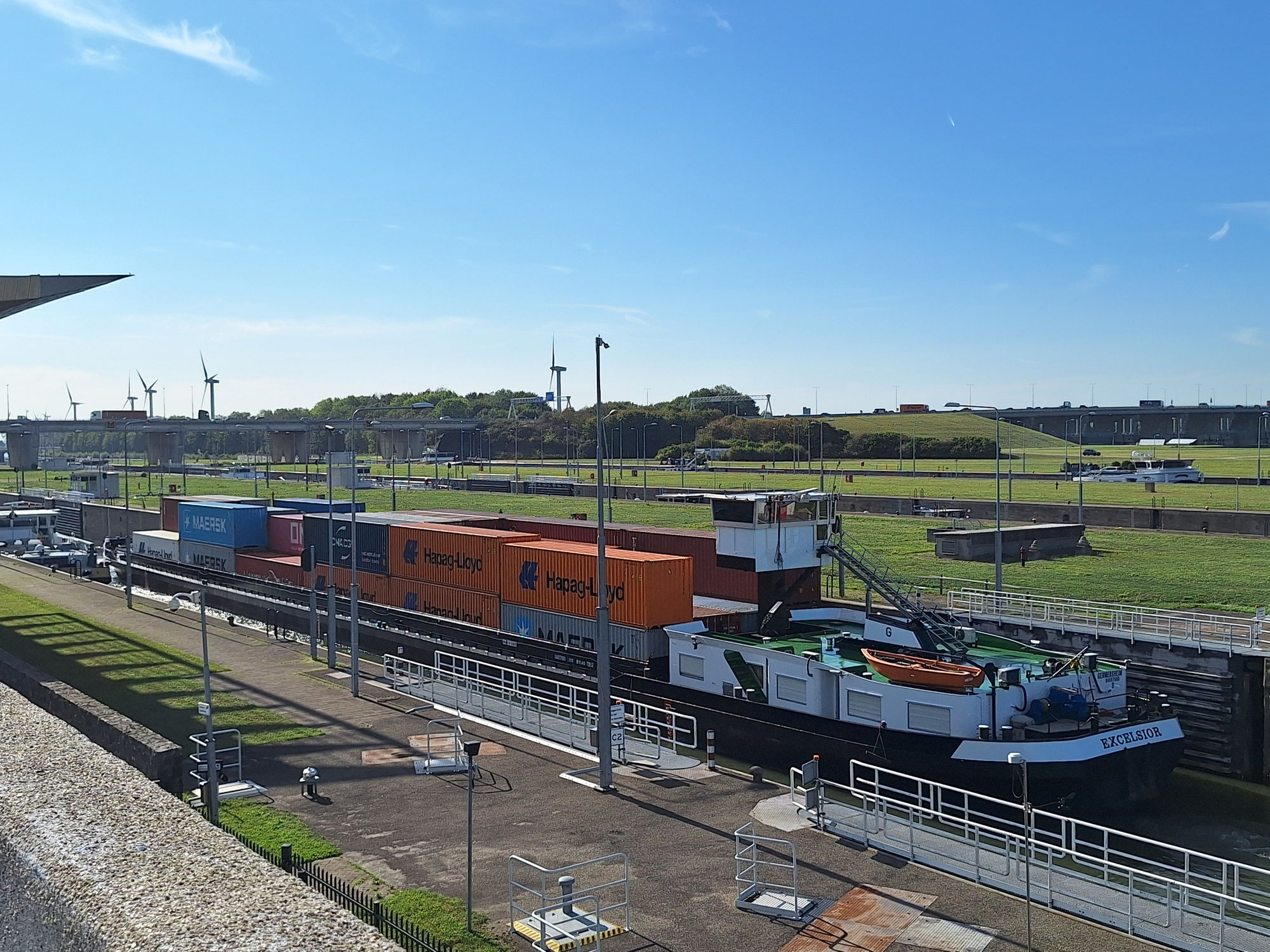 Binnenvaartspotter ontour bij de Volkerak en het Schelde-Rijnkanaal