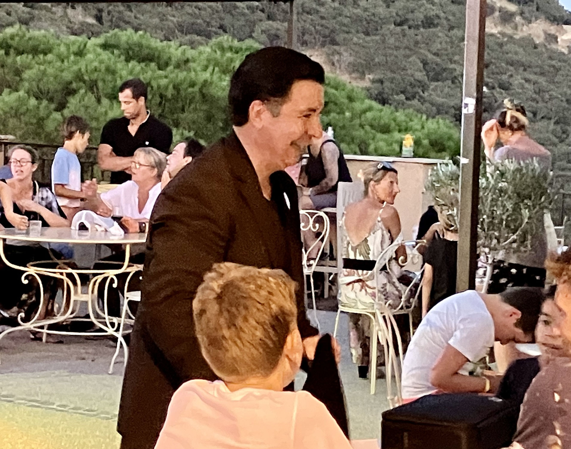 Pourquoi Inviter un Magicien Toulouse pour Votre Fete Familiale ou Soiree
