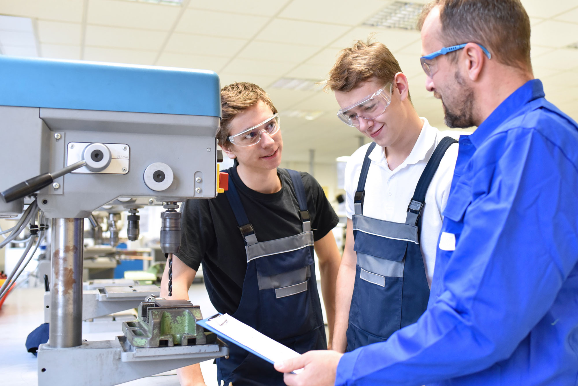 Ausbilder in Industrieberufen – Schlüsselrolle für Fachkräfte von morgen