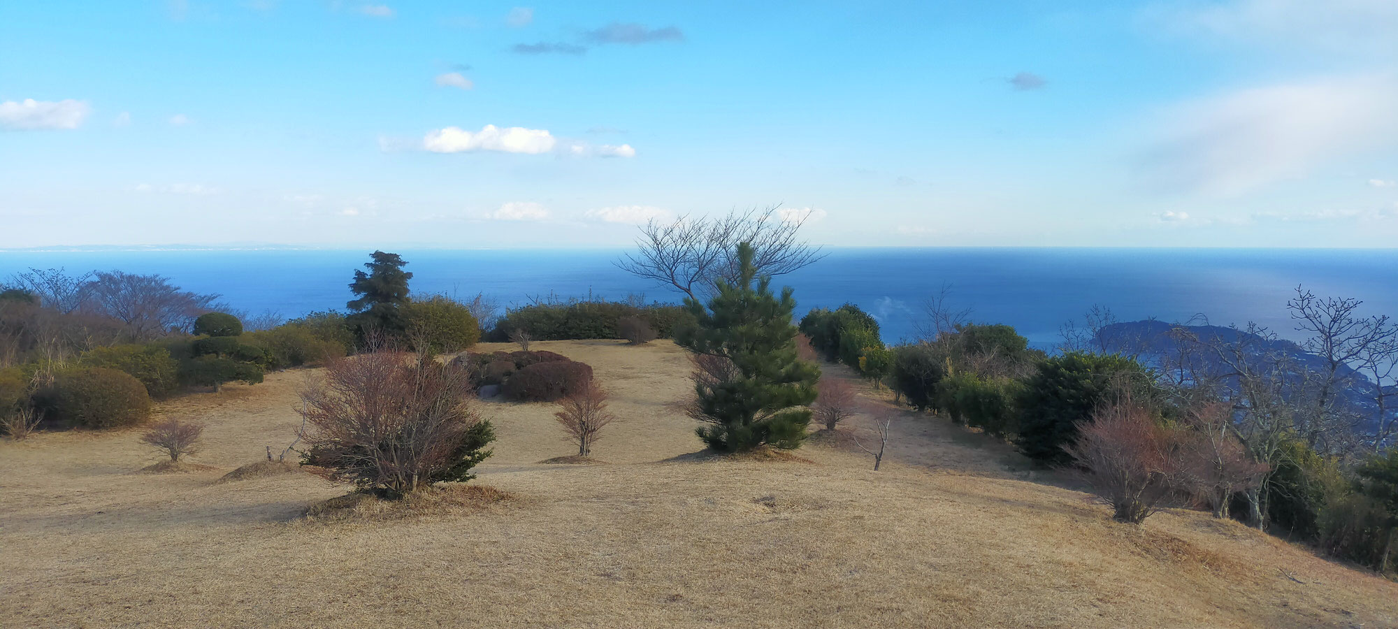 湯河原温泉＆忍野村へ小旅行　Vol. Ⅱ「星ヶ山公園と湯河原温泉」　駅♪　