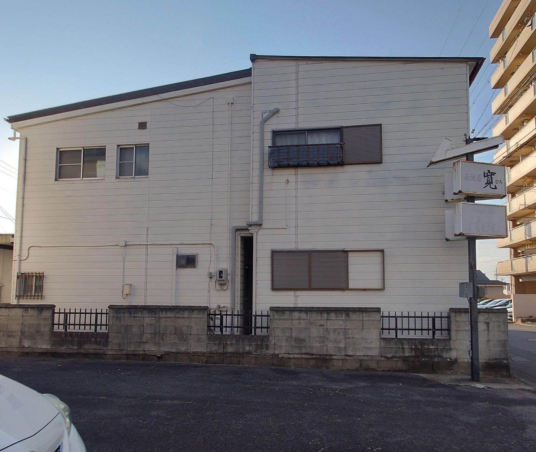 一宮市　屋根外壁塗装中